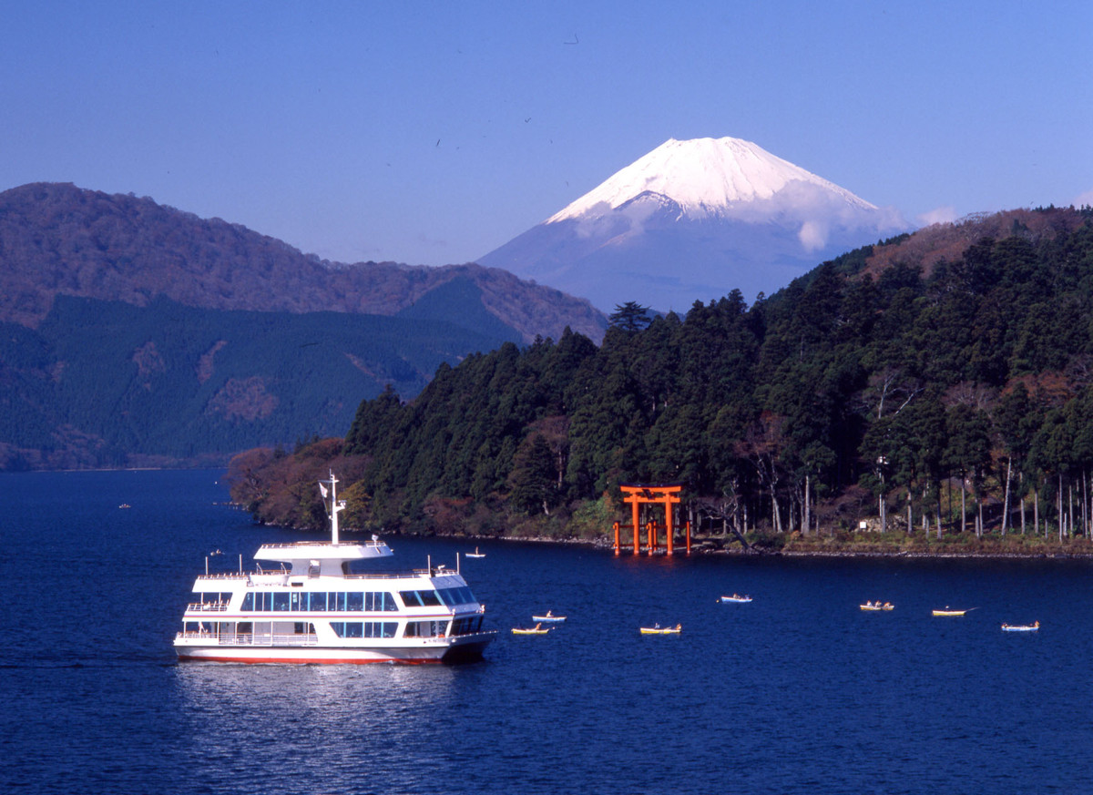 芦ノ湖遊覧船と海賊船の違いは？料金・ルート比較と2026年最新版