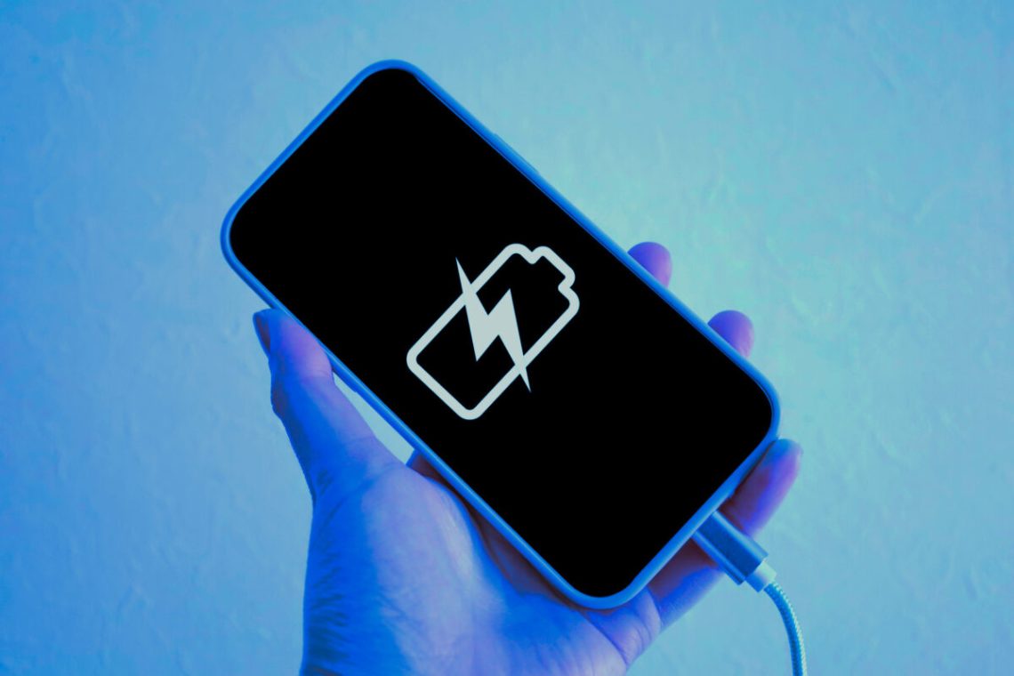 スマホの低速充電はなぜ起きる？原因の徹底解明と劇的復活の対処法