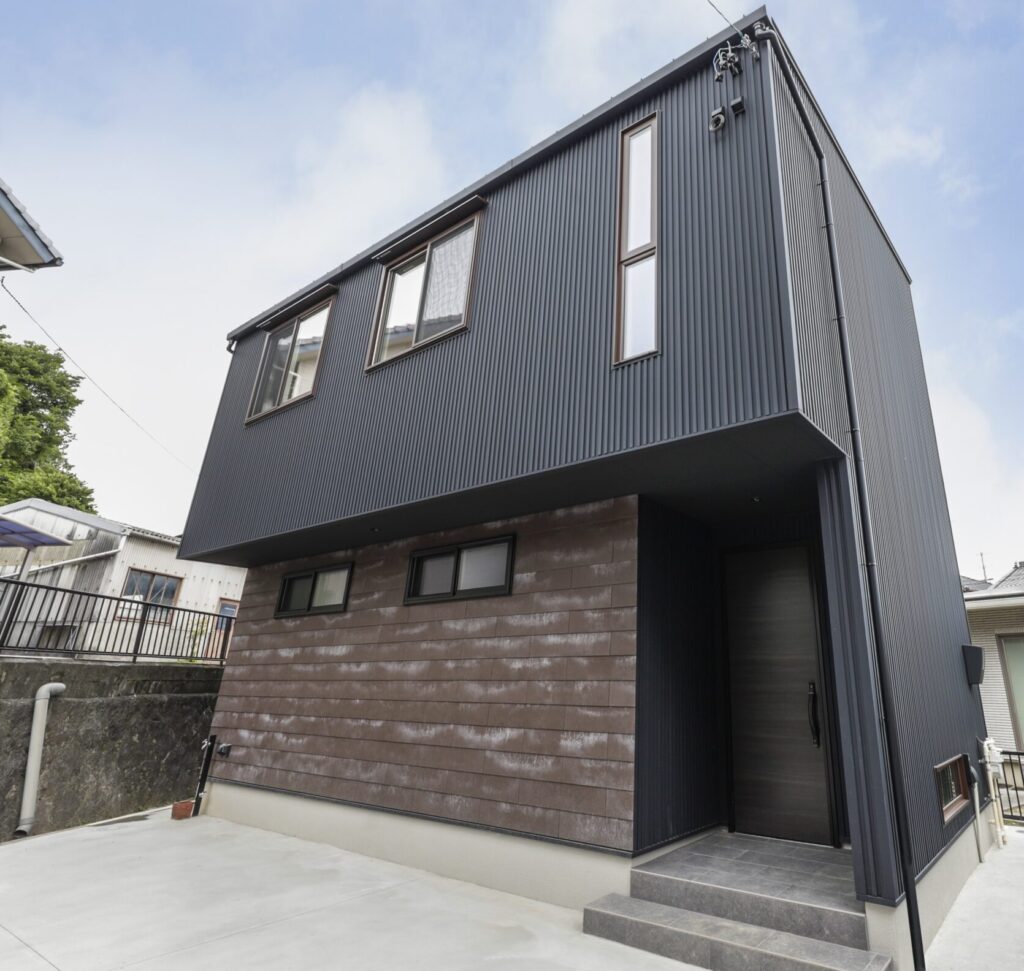 外壁ガルバリウムで後悔した理由とは？建ててから気づく落とし穴と対策