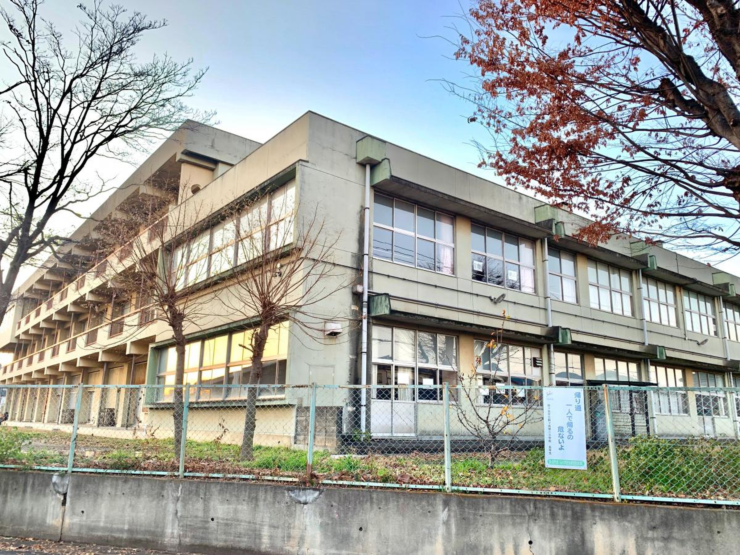 鶴ヶ島第二小学校の評判と学区の実態｜口コミや教育環境を徹底検証