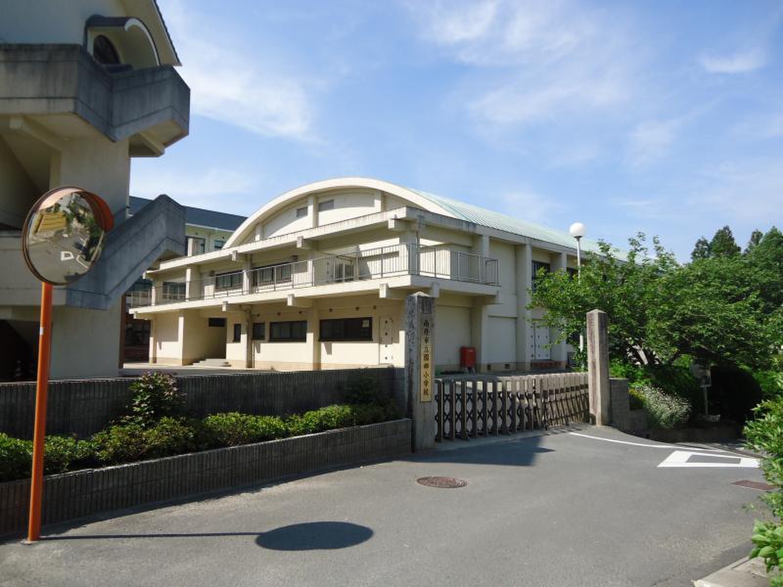 南丹市立園部小学校の評判と学区のリアル｜小中一貫と教育環境の全貌