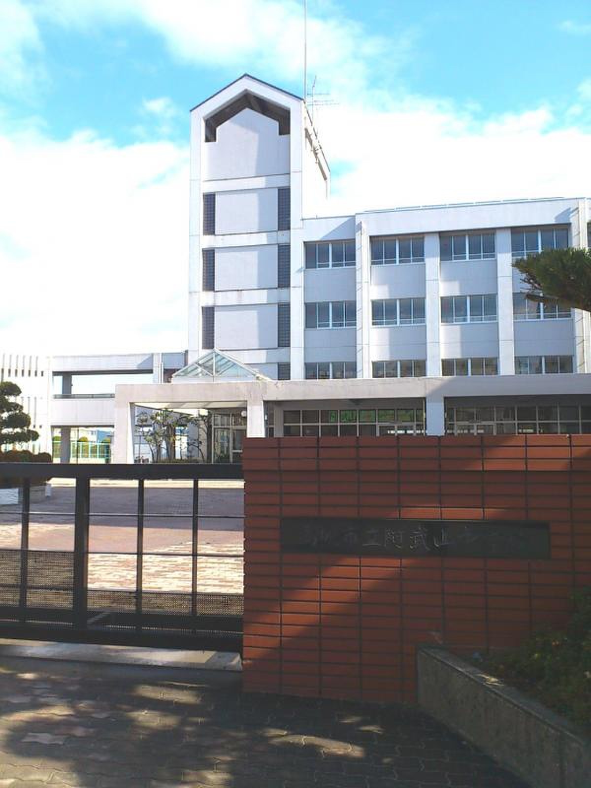 高槻市立阿武山中学校の評判と実態｜学区や進路の真実【2026】