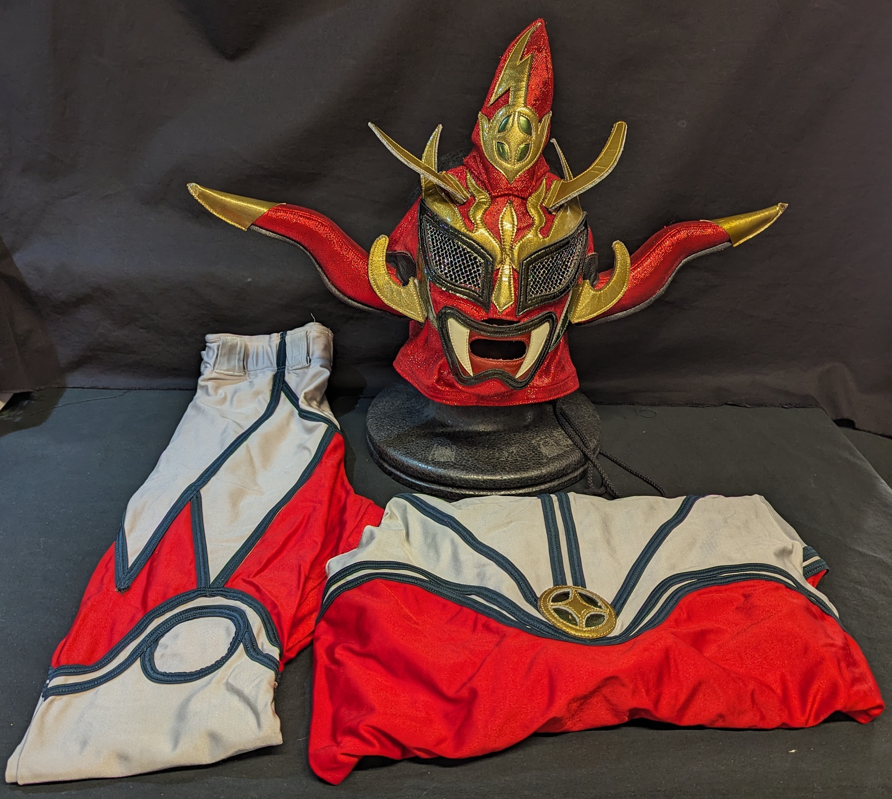 獣神ライガーのマスク徹底解剖！歴代デザイン進化と本物の見分け方・相場