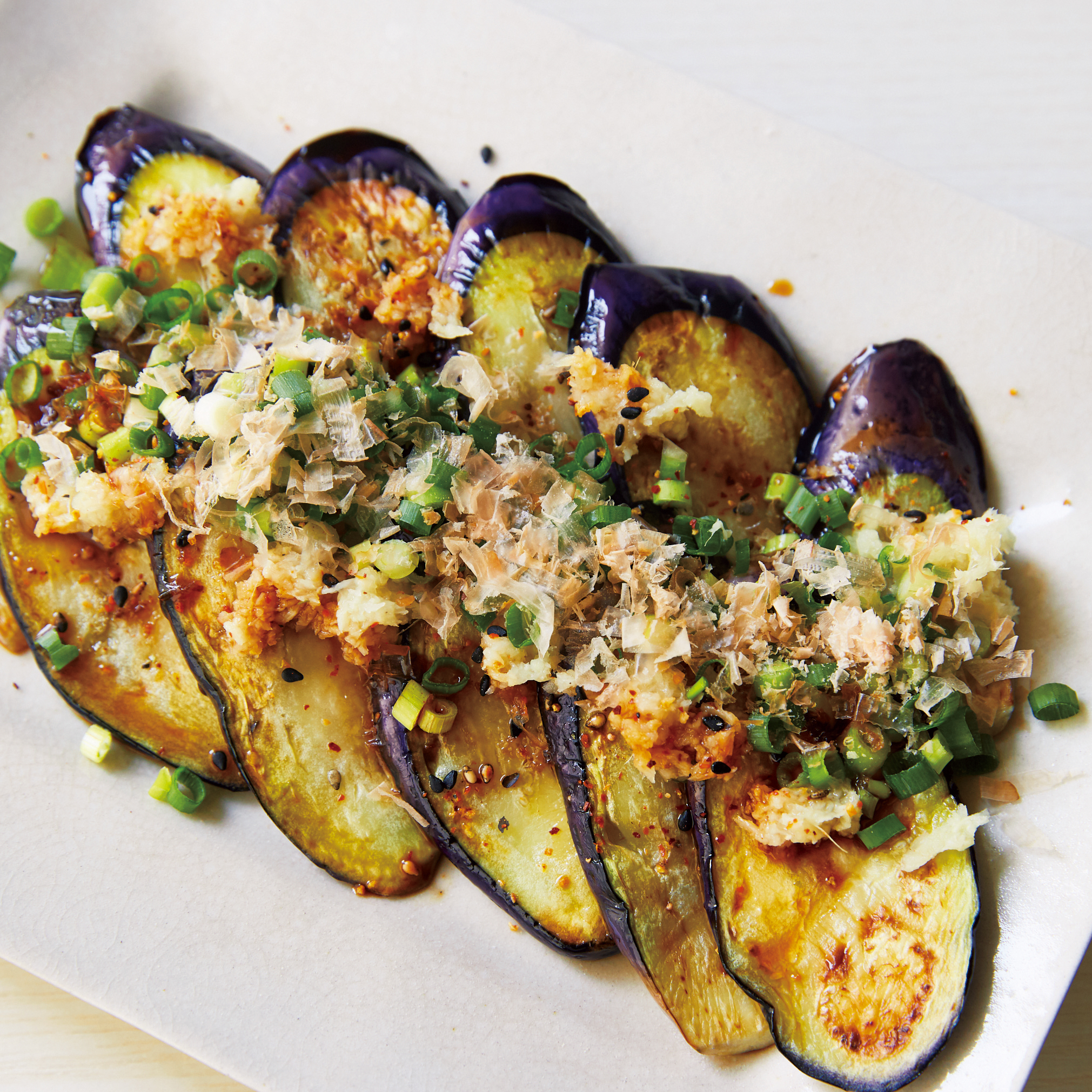 フライパン焼きナスの水っぽさを打破！極上トロトロに仕上げる技