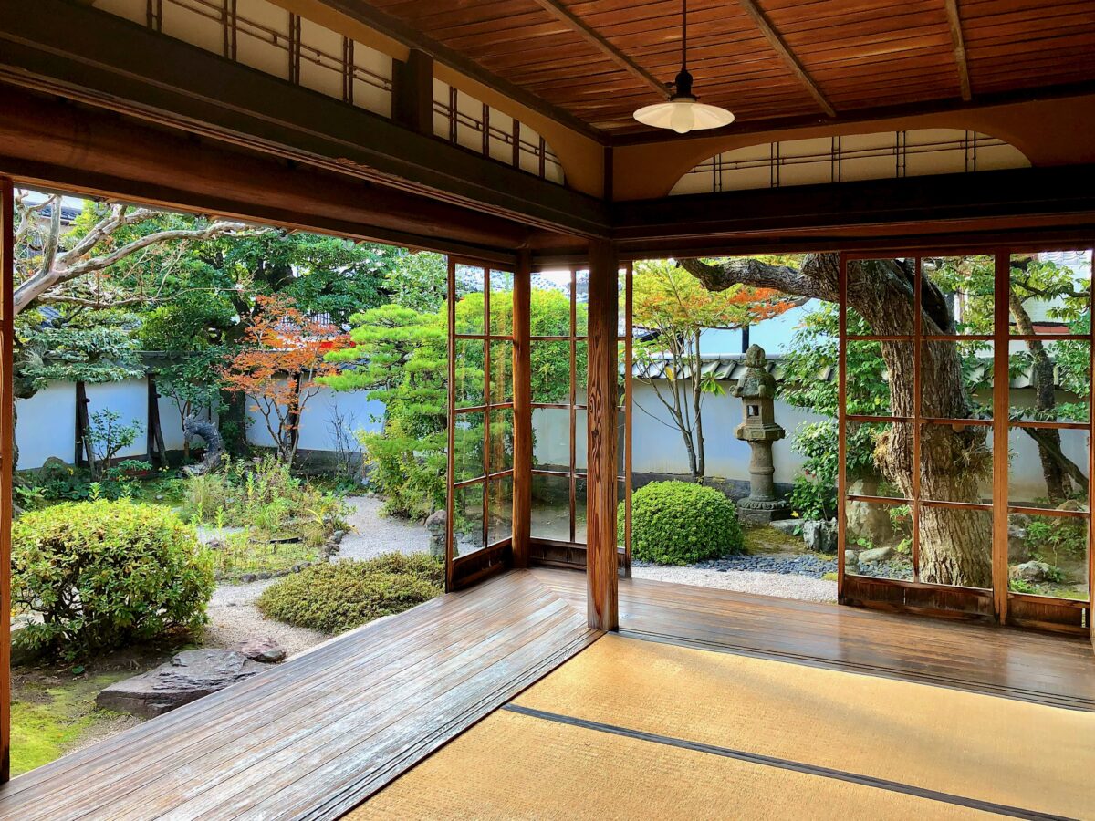 小泉八雲旧居の見どころと怪談の背景｜松江の庭園と記念館の違いを解説