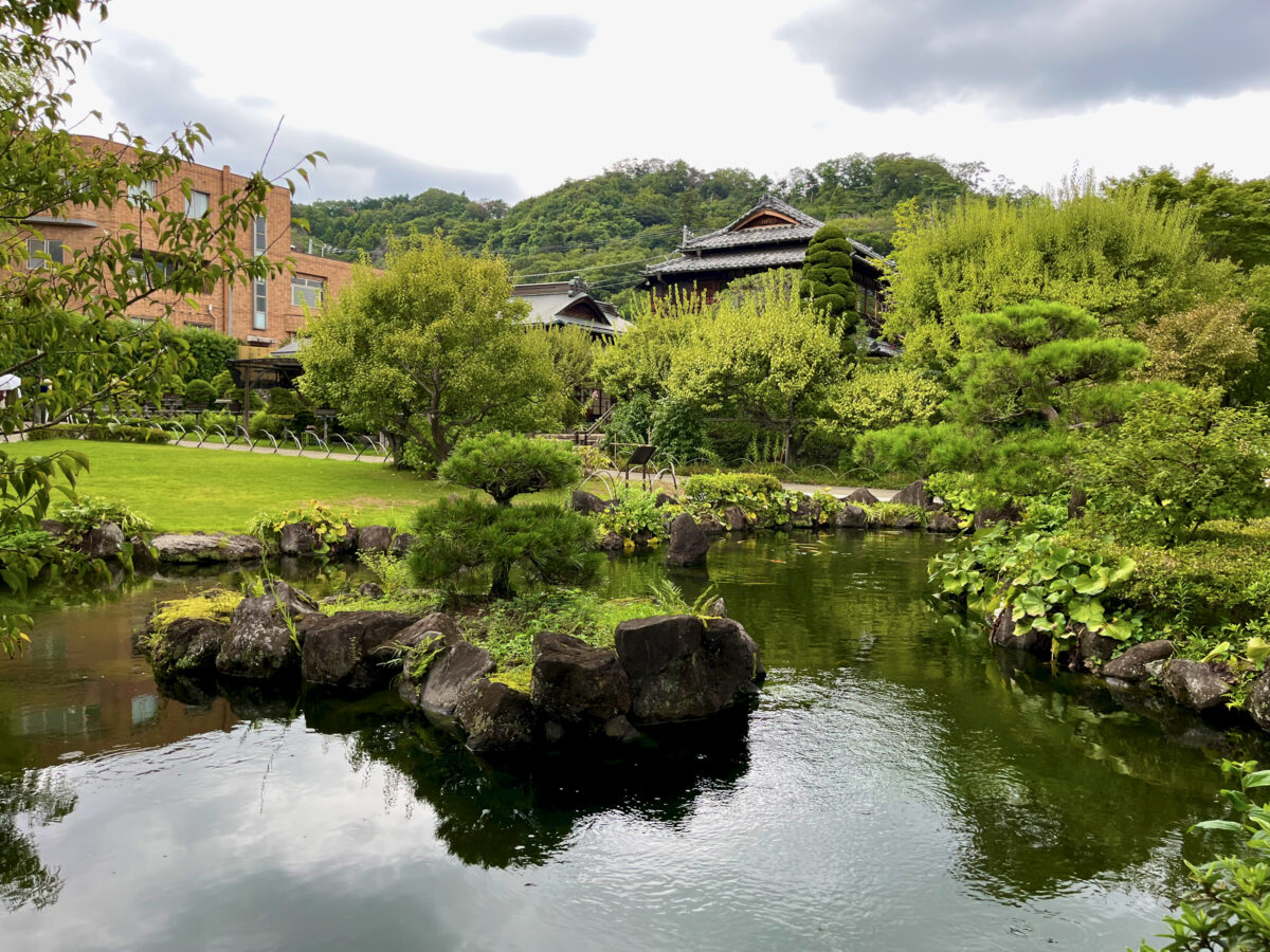 岩見沢の名庭園・玉泉館跡地公園の歴史と四季の絶景ガイド