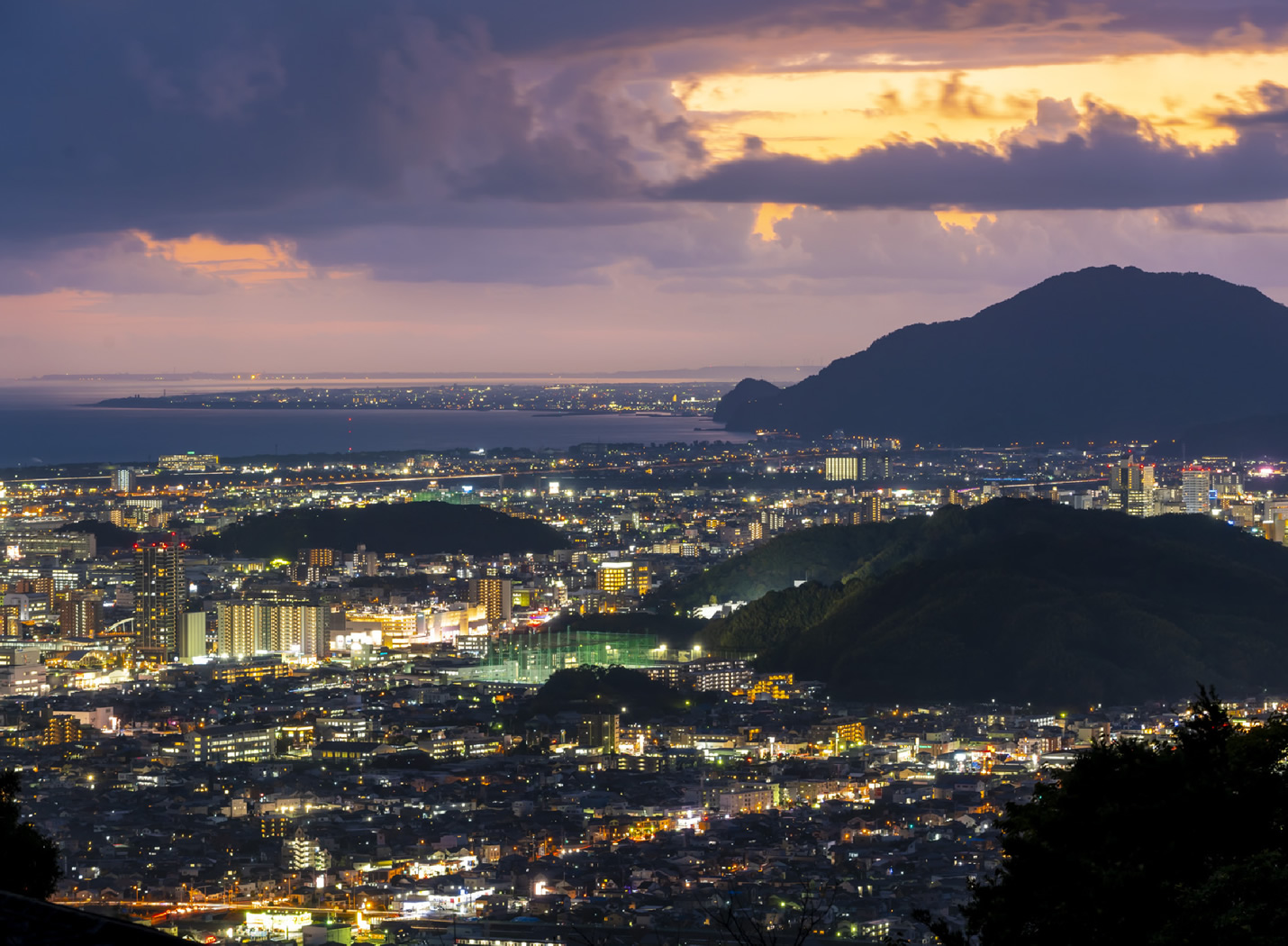 梶原山公園の絶景夜景と危険な道の真相！アクセスと歴史の完全ガイド
