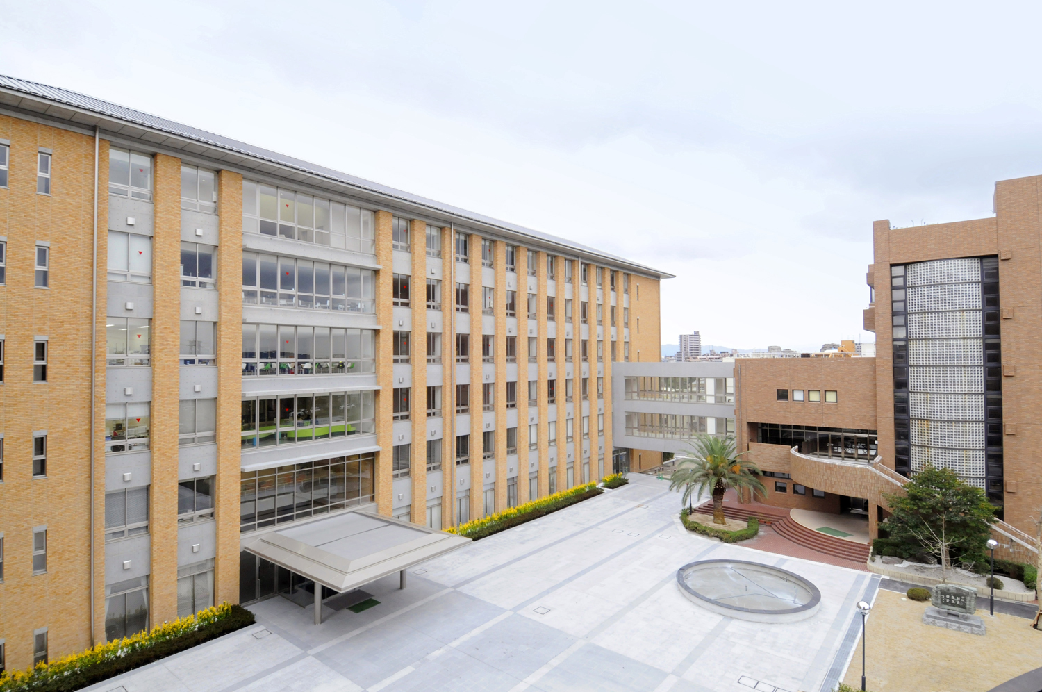 香蘭女子短期大学のリアルな評判と就職実績！学科別偏差値や学費・入試実態を徹底解剖