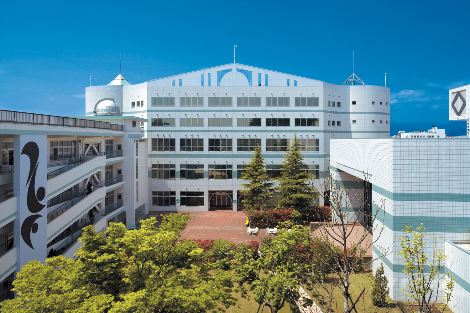 郡山女子大学の評判と偏差値・共学化の真相｜2026年最新の就職と学費まとめ