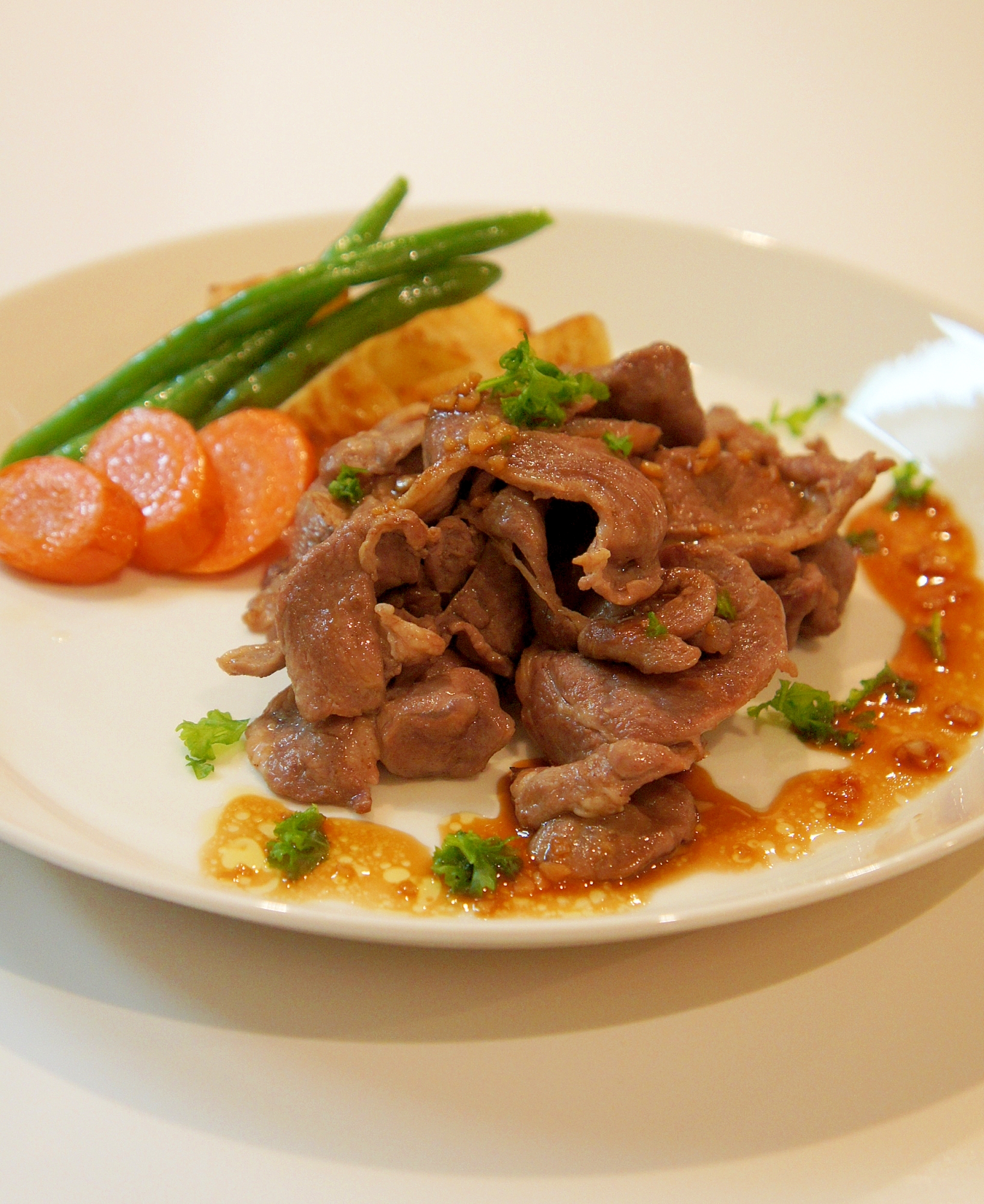 ラム肉薄切りレシピ決定版！臭みを消して極上に仕上げる簡単プロ技
