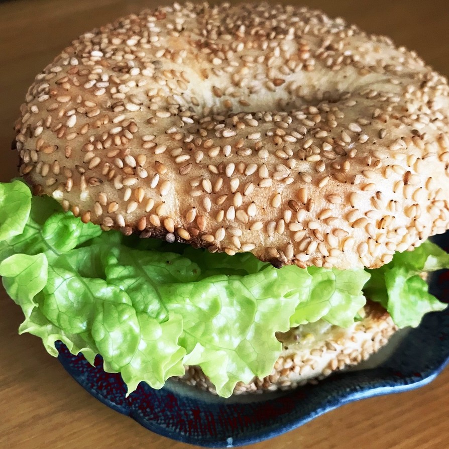 冷凍ベーグルの美味しい食べ方！固くならない解凍と焼き方の極意