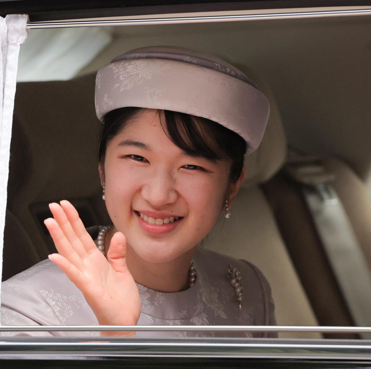 愛子さま現在の年齢は？日赤勤務3年目の素顔と公務・結婚の真相