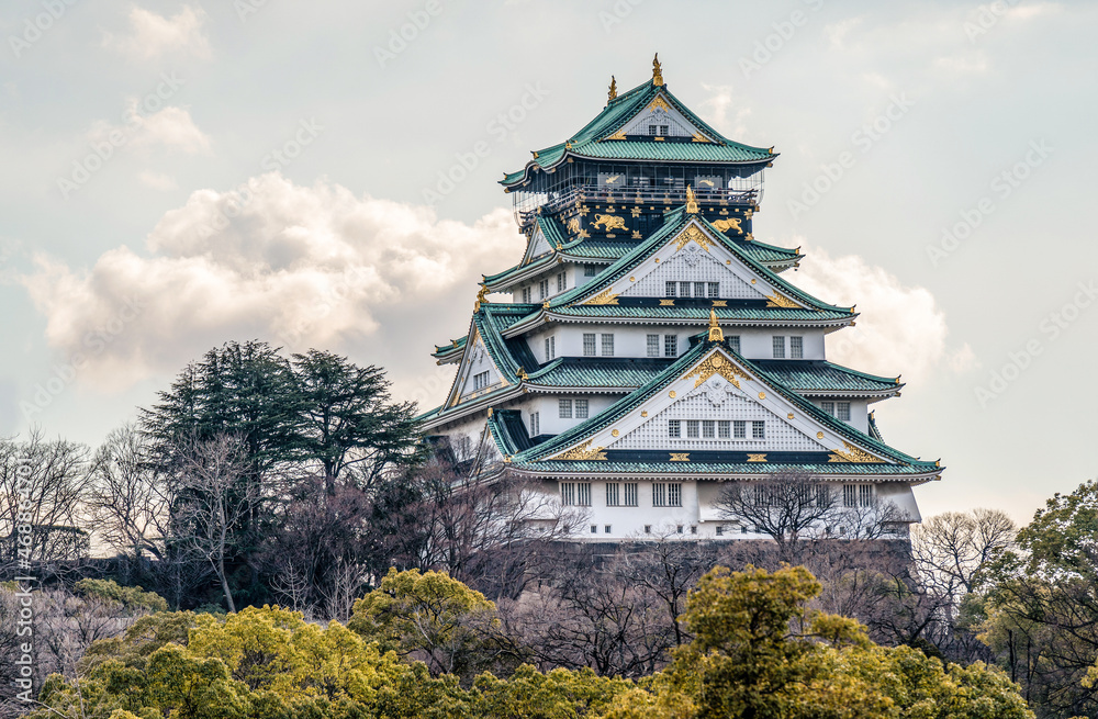 2026年、メガシティの真ん中で息づく巨城のリアリズム——変貌する大阪城天守閣が放つ、抗えない引力