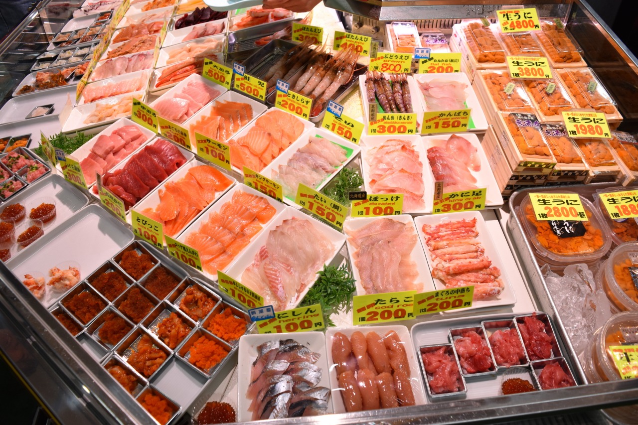 釧路和商市場「勝手丼」完全攻略2026｜知らないと損するルールと地元民のリアルな回り方
