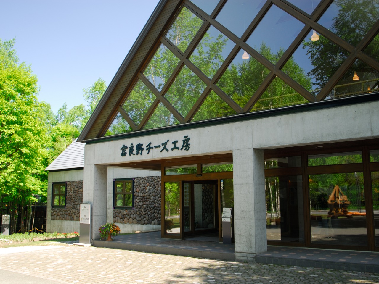 富良野チーズ工房の魅力解剖！絶品ピザ・体験・限定土産の真価