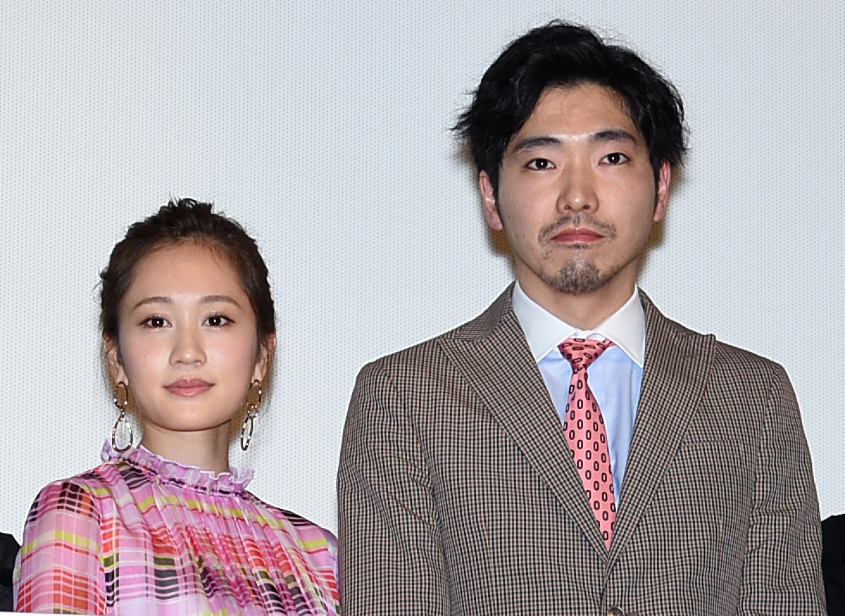 俳優の前張りとは？濡れ場を支える素材の進化と撮影現場の衝撃裏話