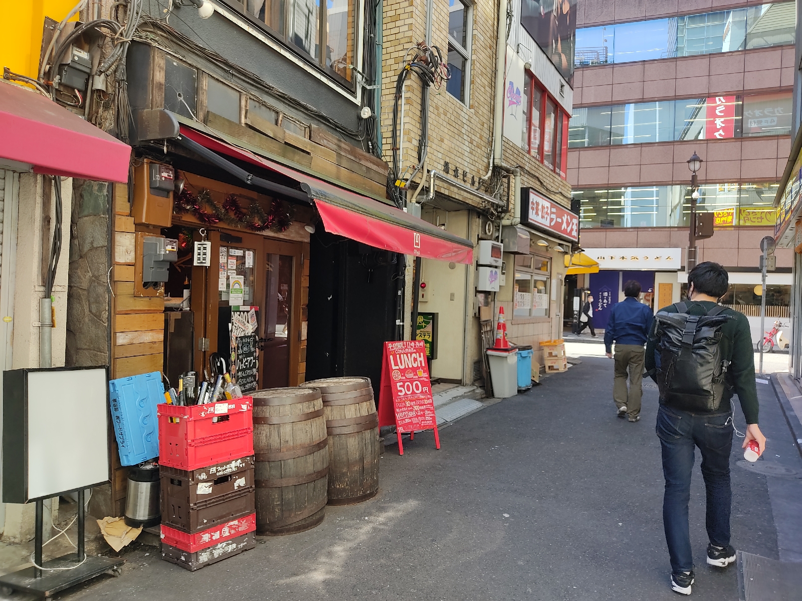 Cona渋谷店のコスパは本物か？500円ピザとワインの評判・実態検証