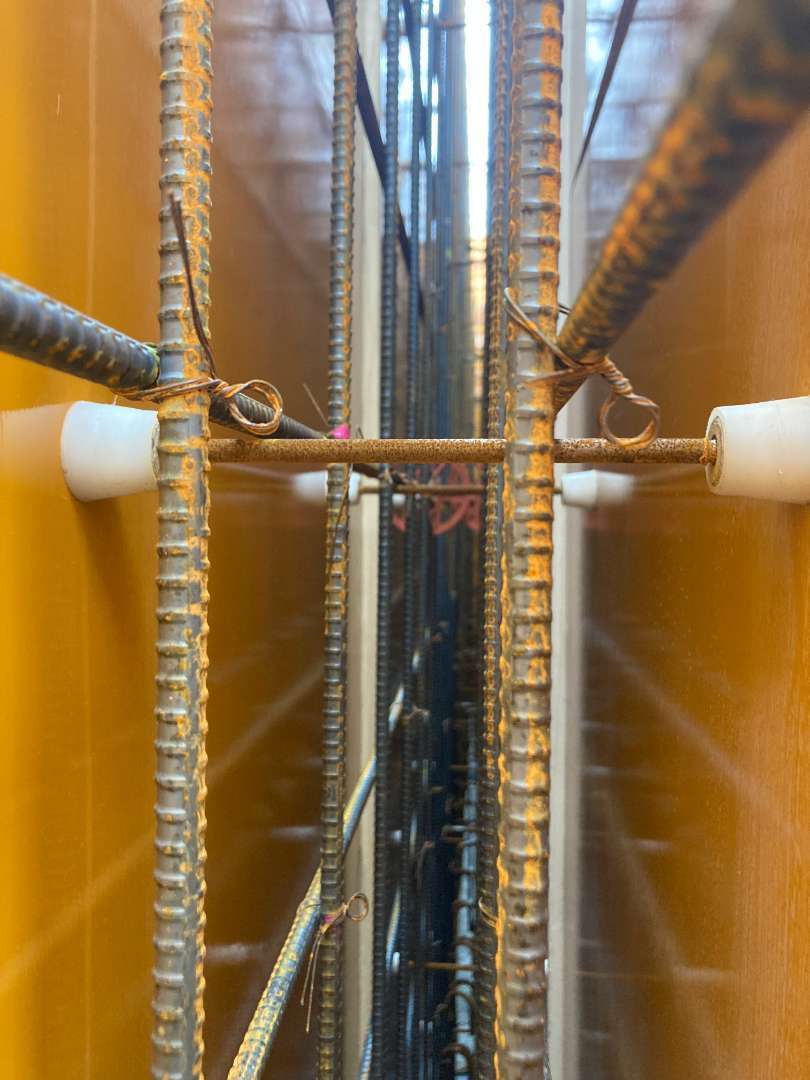 型枠セパレーターの全知識！種類・ピッチ計算とパンク防止の極意