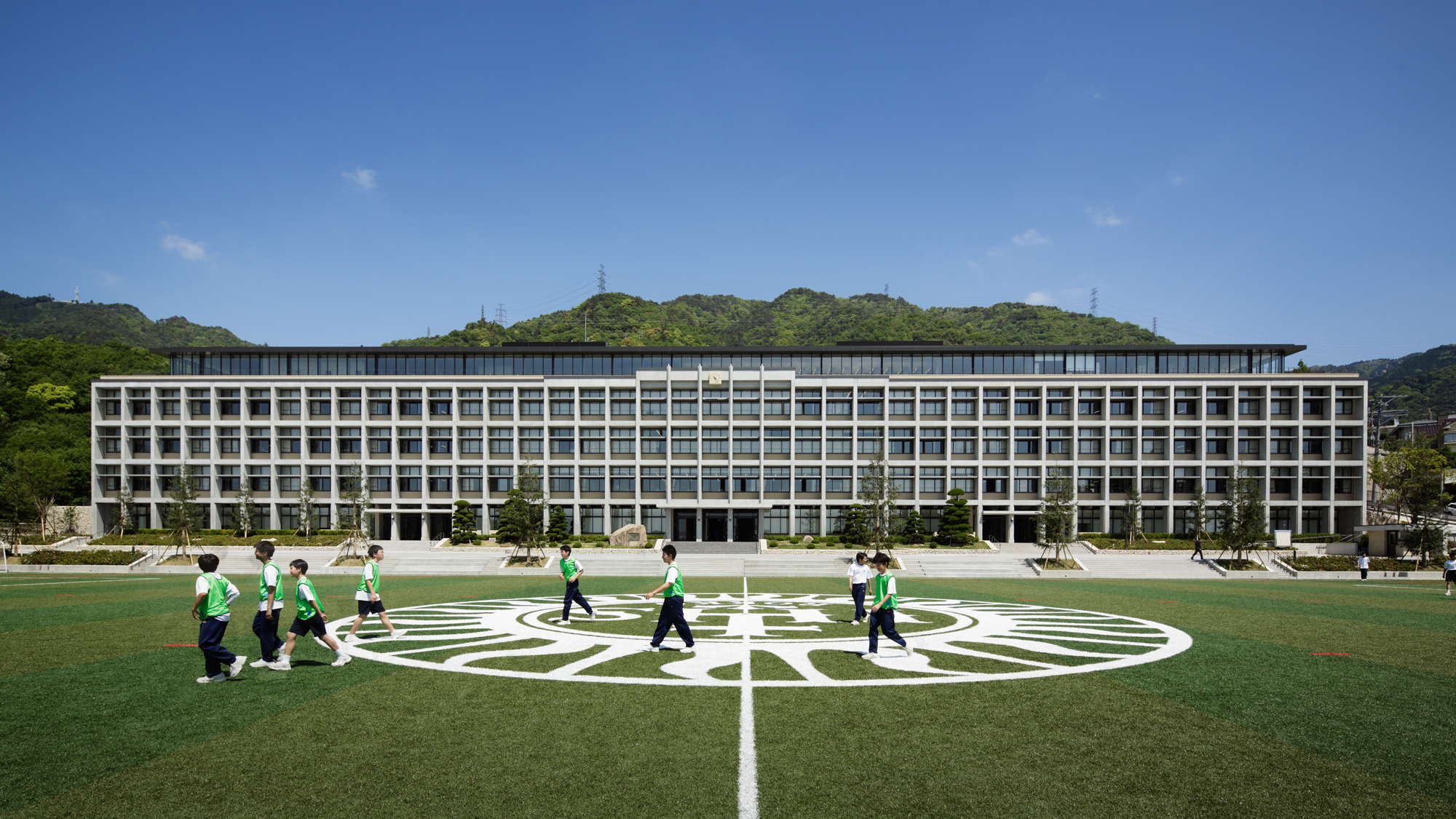 六甲学院中学校のリアルな評判と偏差値｜東大京大合格の真相と入試対策2026