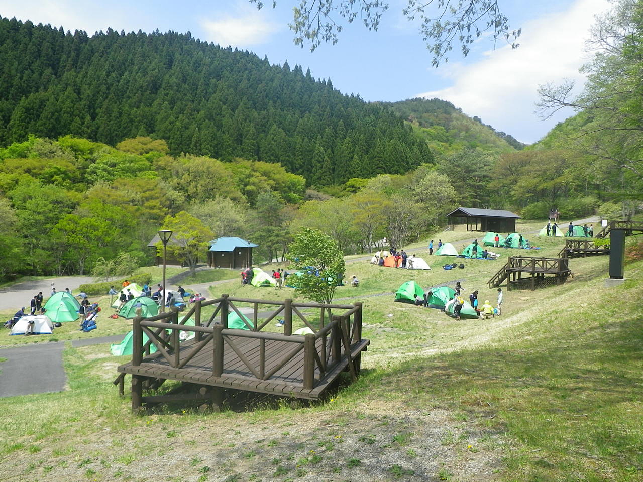 高篠山森林公園の現在と噂の真相｜キャンプ場・バンガロー休止の全貌