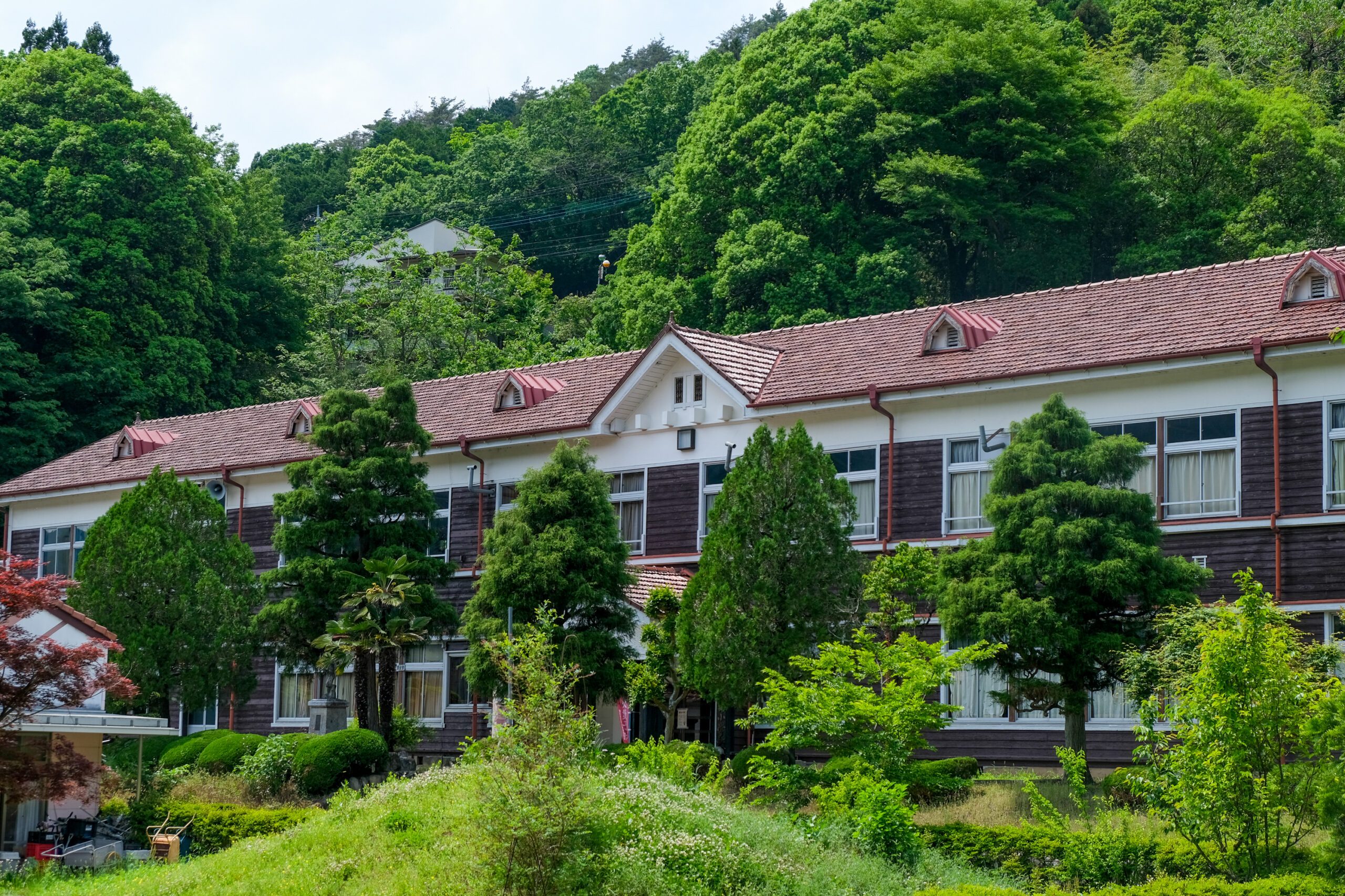 旧花輪小学校記念館の魅力解剖！童謡と製鉄の父が紡ぐ木造美