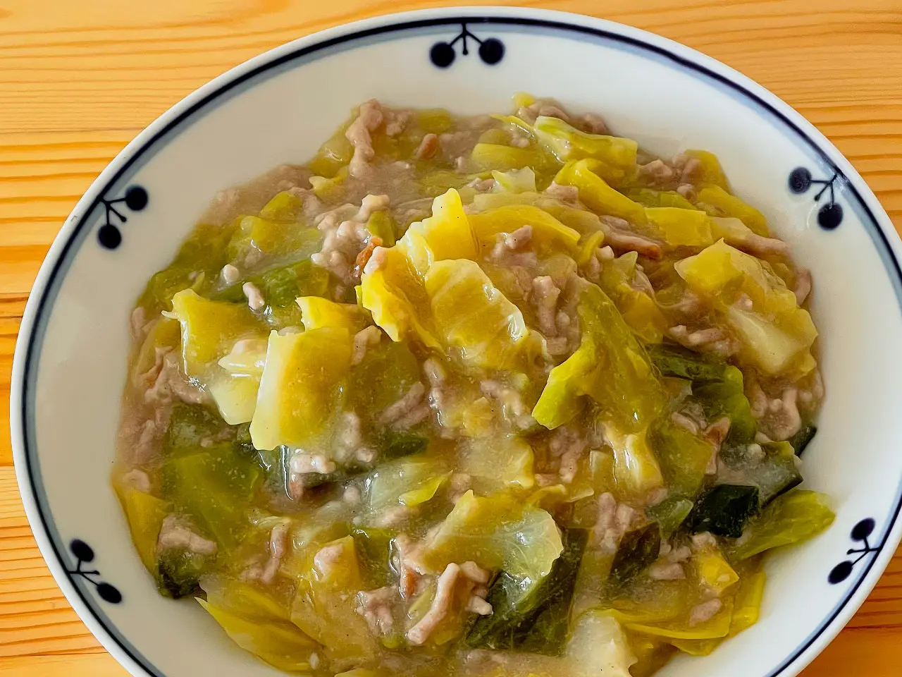 豚ひき肉とキャベツで作る殿堂入りおかず！驚くほど旨い時短レシピ