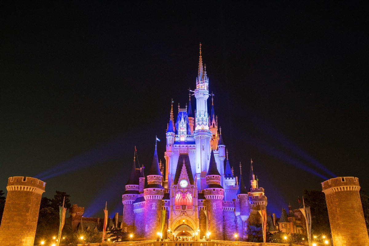 ディズニー8月混雑2026！お盆よりヤバい大混雑日と狙い目穴場日の真相