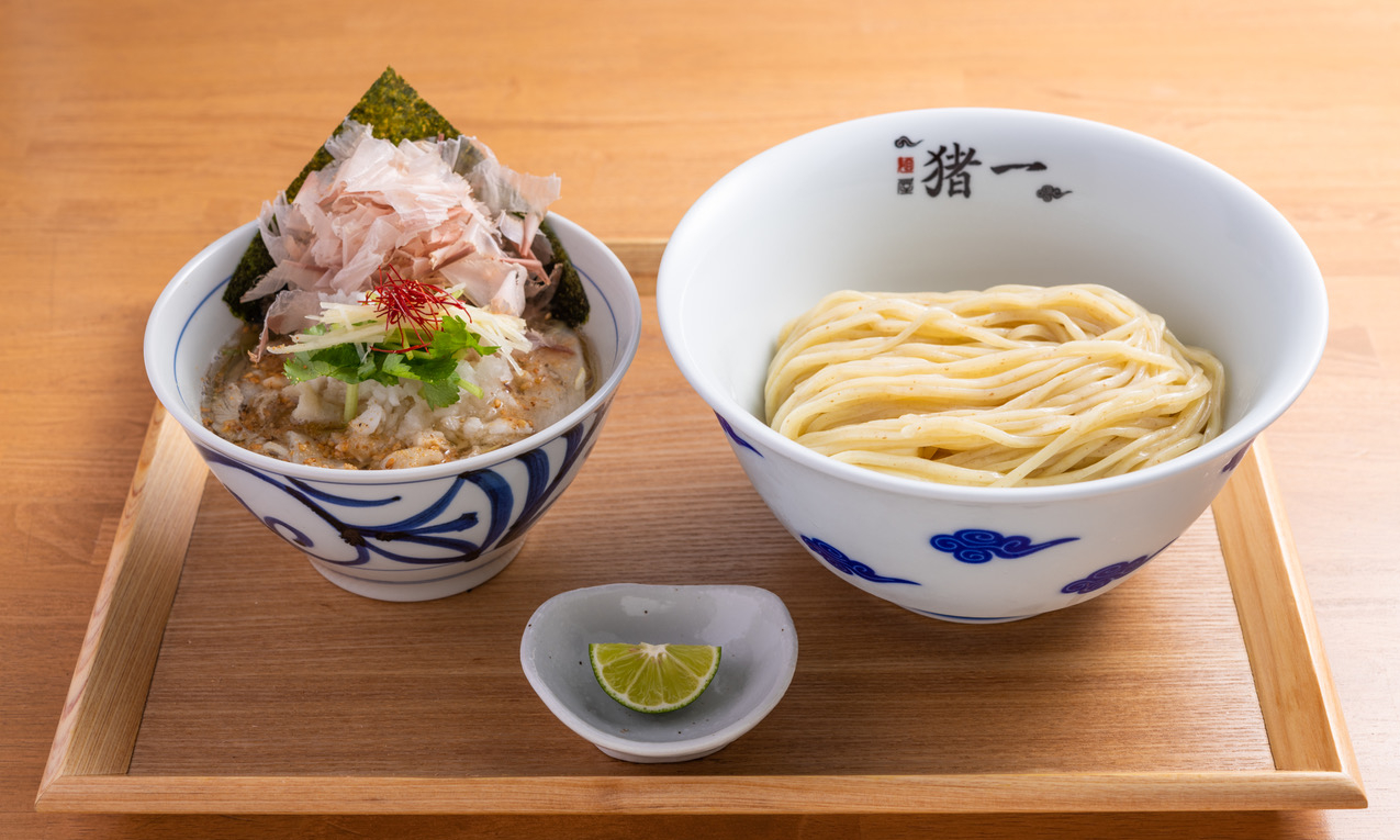 京都・麺屋猪一の行列攻略法！整理券の配布時間と名物出汁そばを徹底解剖
