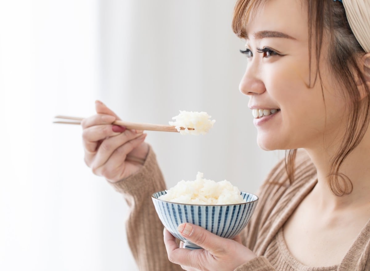 迎え舌とは？育ちを疑われる決定的な理由と今すぐ直す改善法