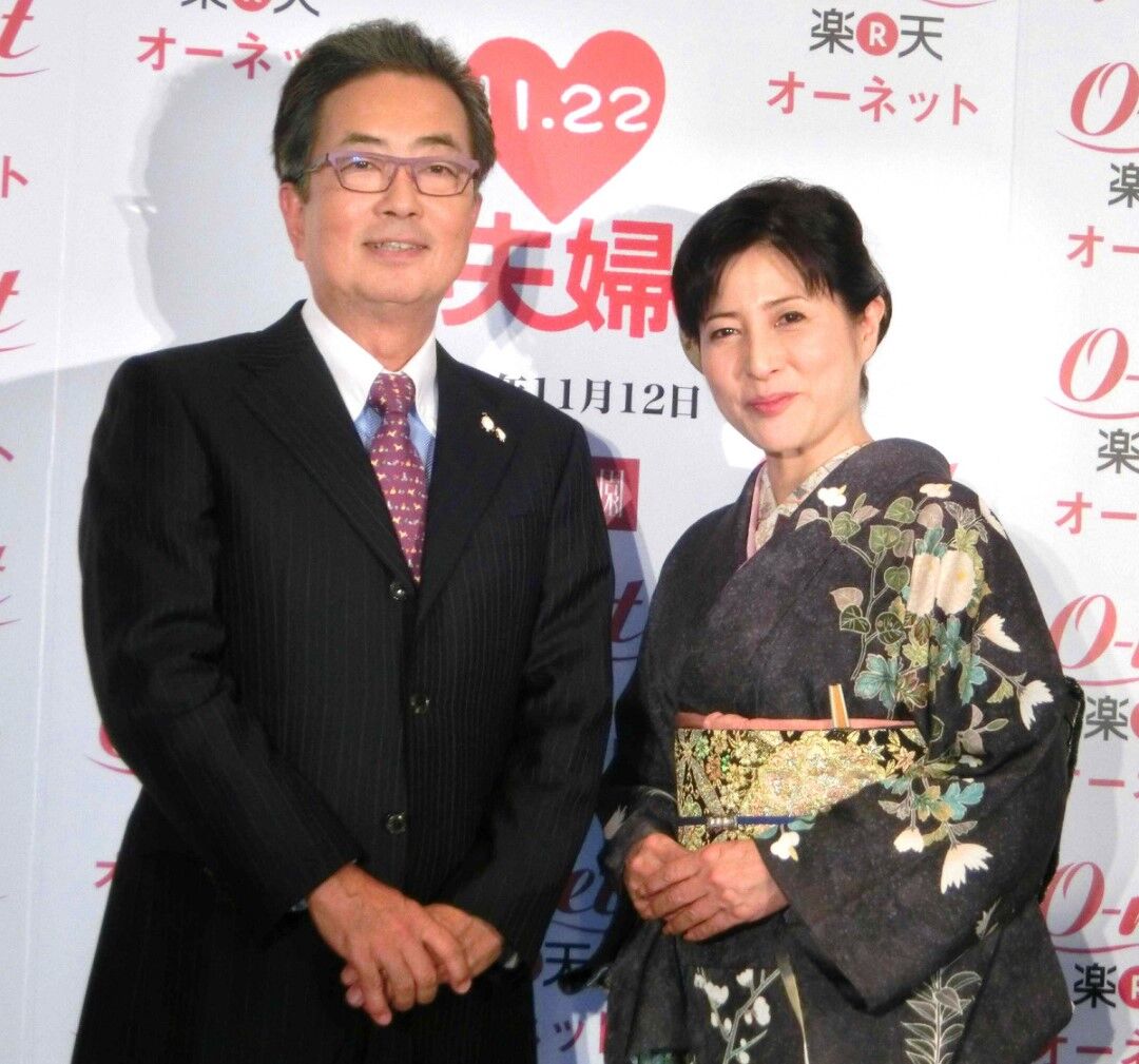 大和田獏の妻・岡江久美子さんとの歩み｜馴れ初めから家族の現在