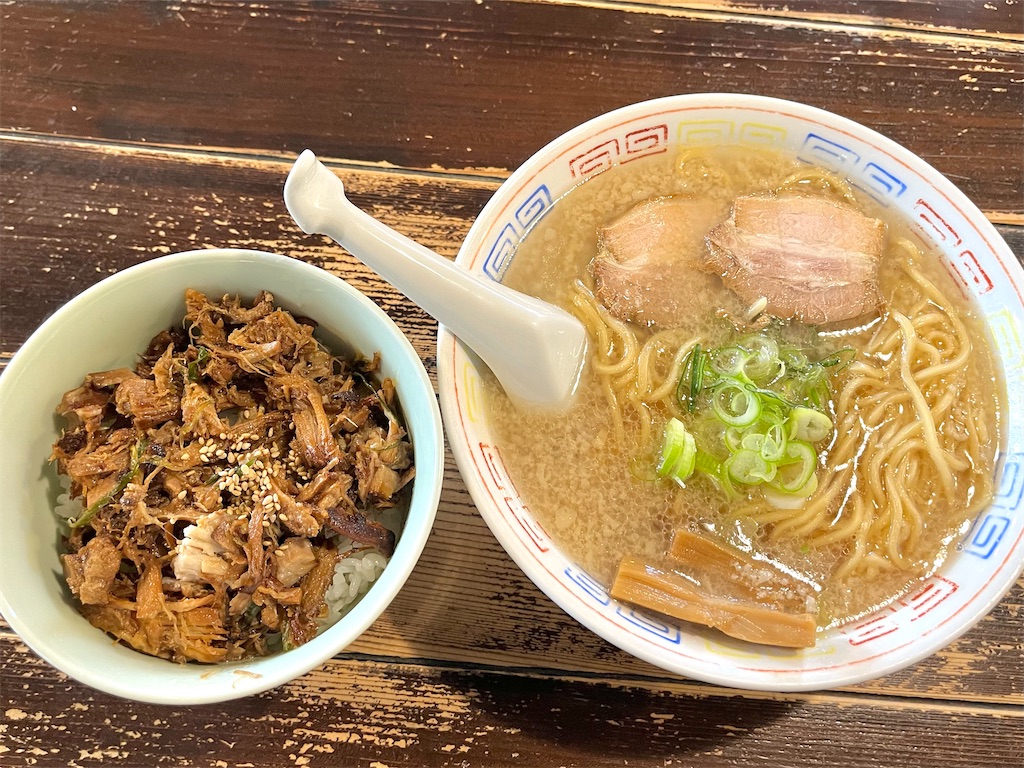 話題沸騰「二丁目食堂」の全貌！行列の理由とおすすめメニュー徹底解剖