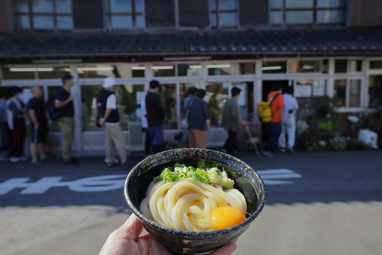 普通の商店になぜ大行列？須崎食料品店の魅力と注文ルール【2026最新】
