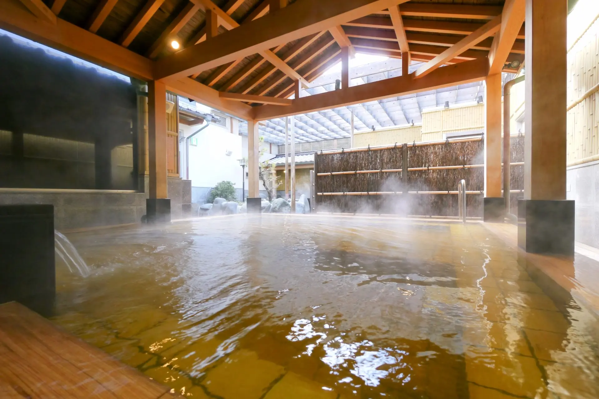 染井温泉Sakura閉館の真相と跡地の今｜再開の噂と2026年最新動向
