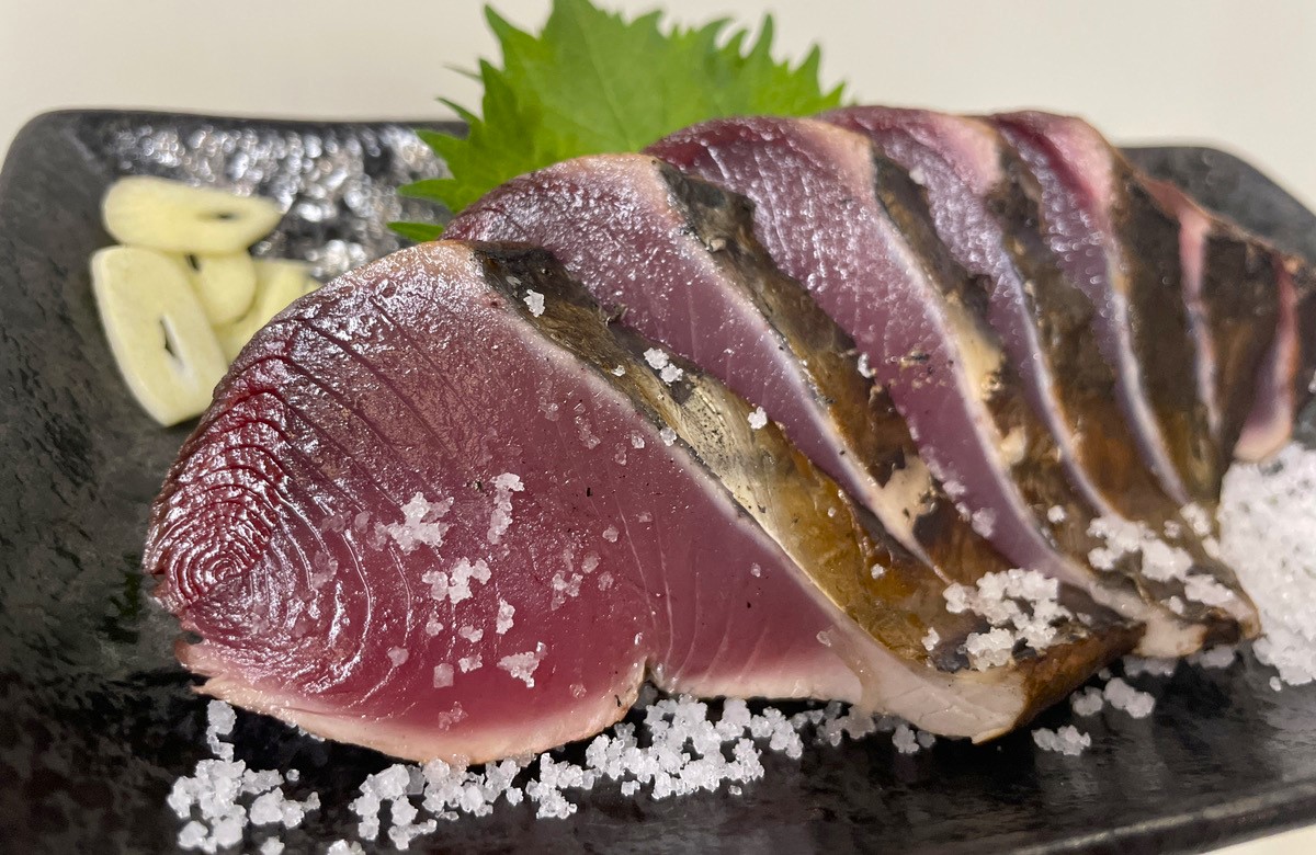 高知のかつおのたたきが別格な理由！名店と旬の藁焼き塩たたき徹底解剖
