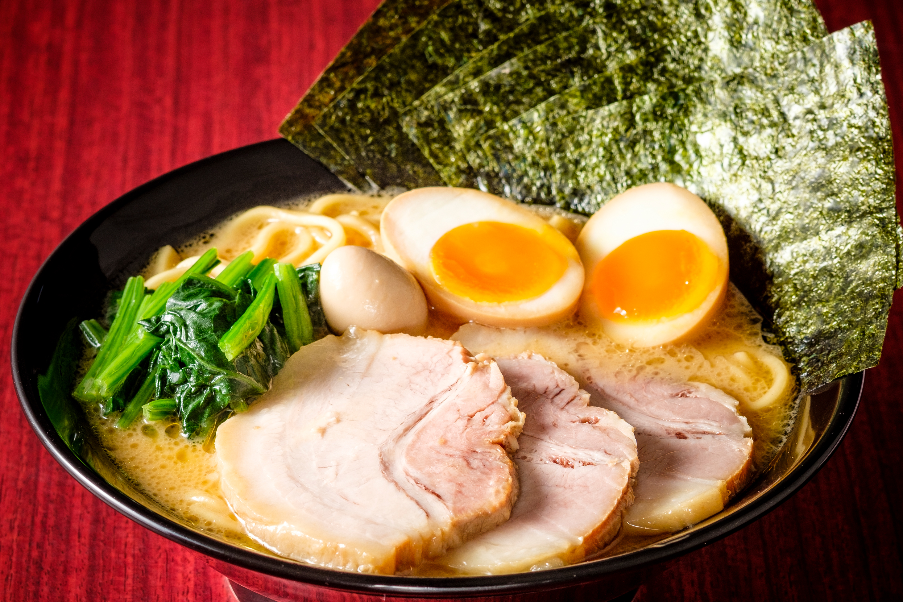 横浜家系・町田商店のMaxラーメンは何が違う？具材の真相とお得な裏技を徹底解説