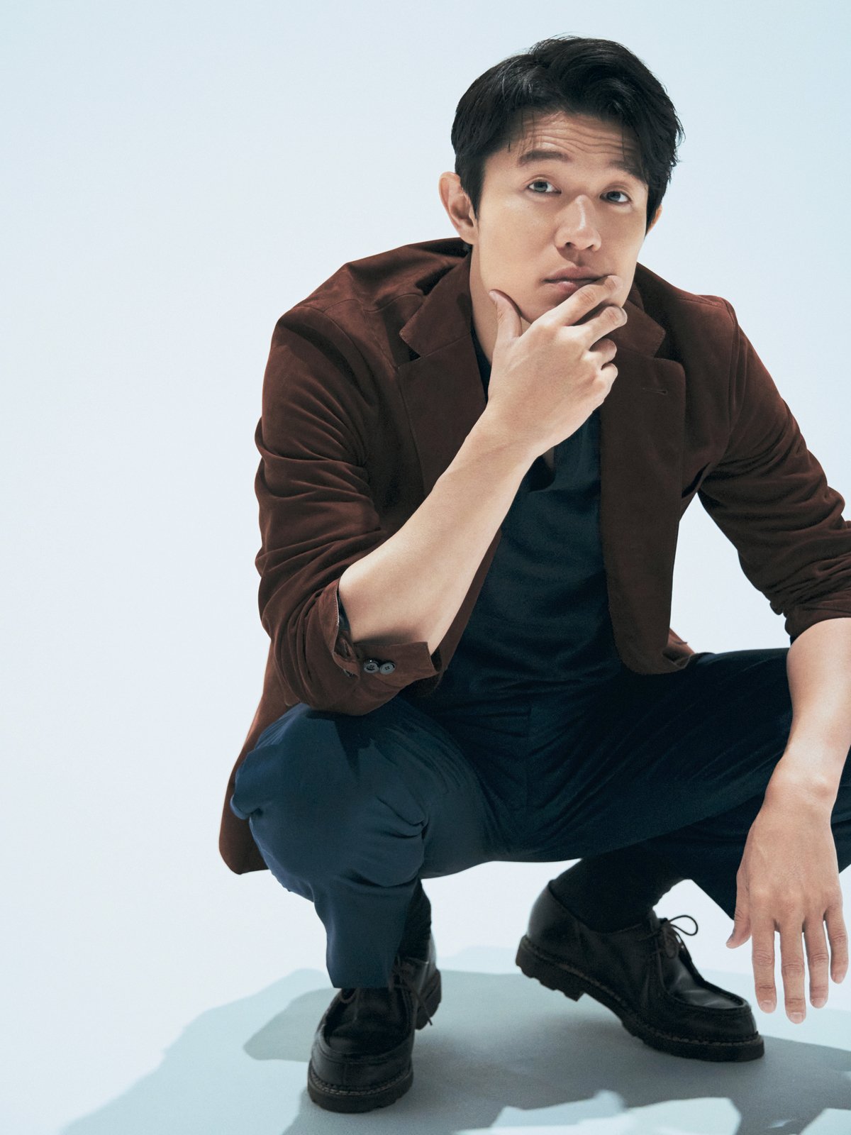 鈴木亮平がかっこいいと絶賛される理由｜驚異の肉体美と知性を徹底解剖