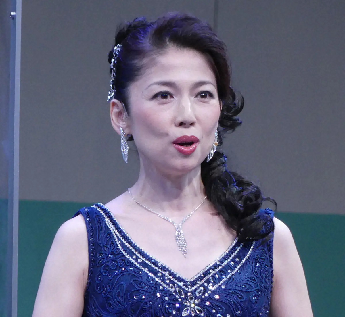 元宝塚女優の現在と活躍ランキング！歴代トップスター転身の舞台裏