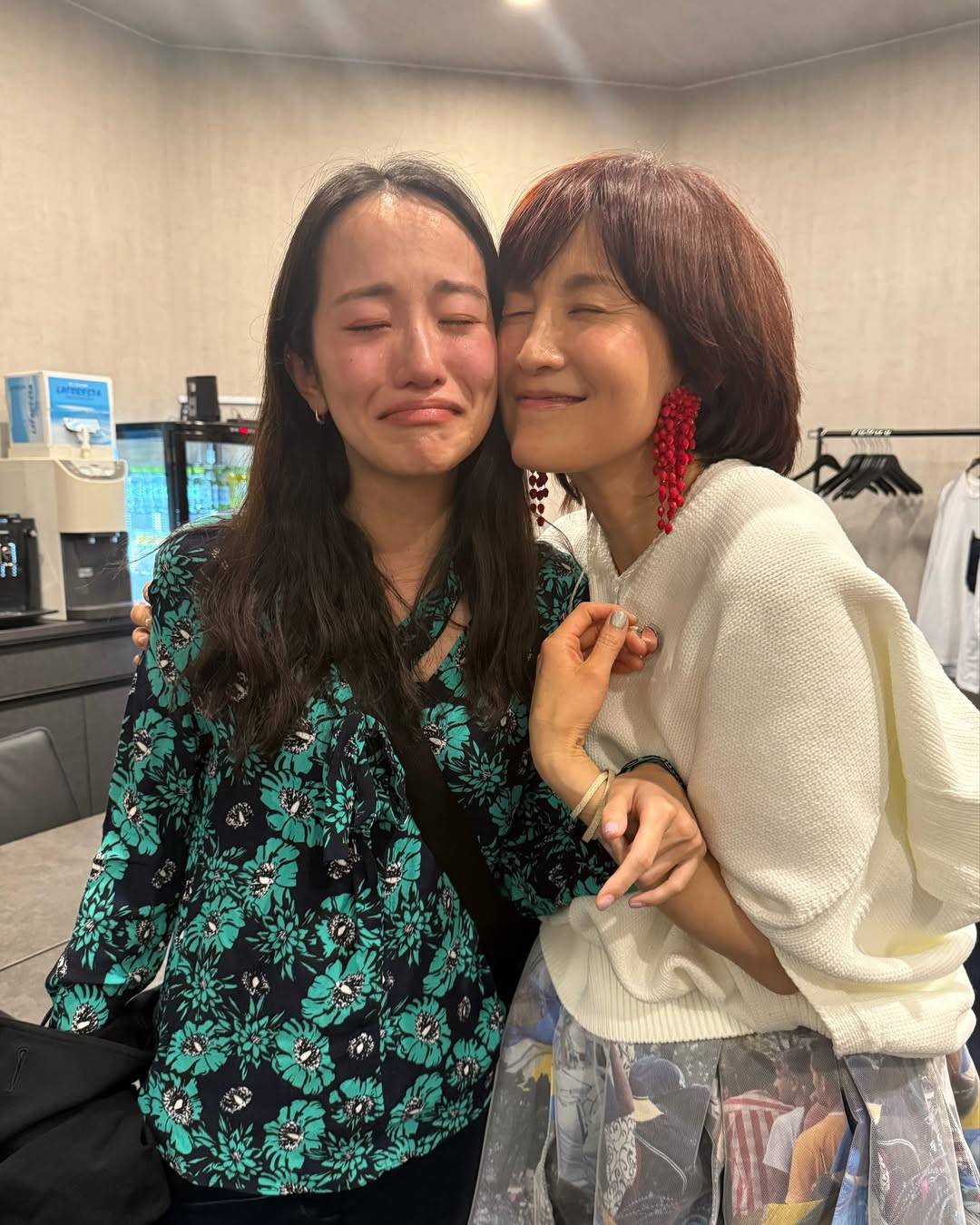 マイラバAkkoの現在とは？再婚や娘の真相と歌声の魅力を徹底追跡