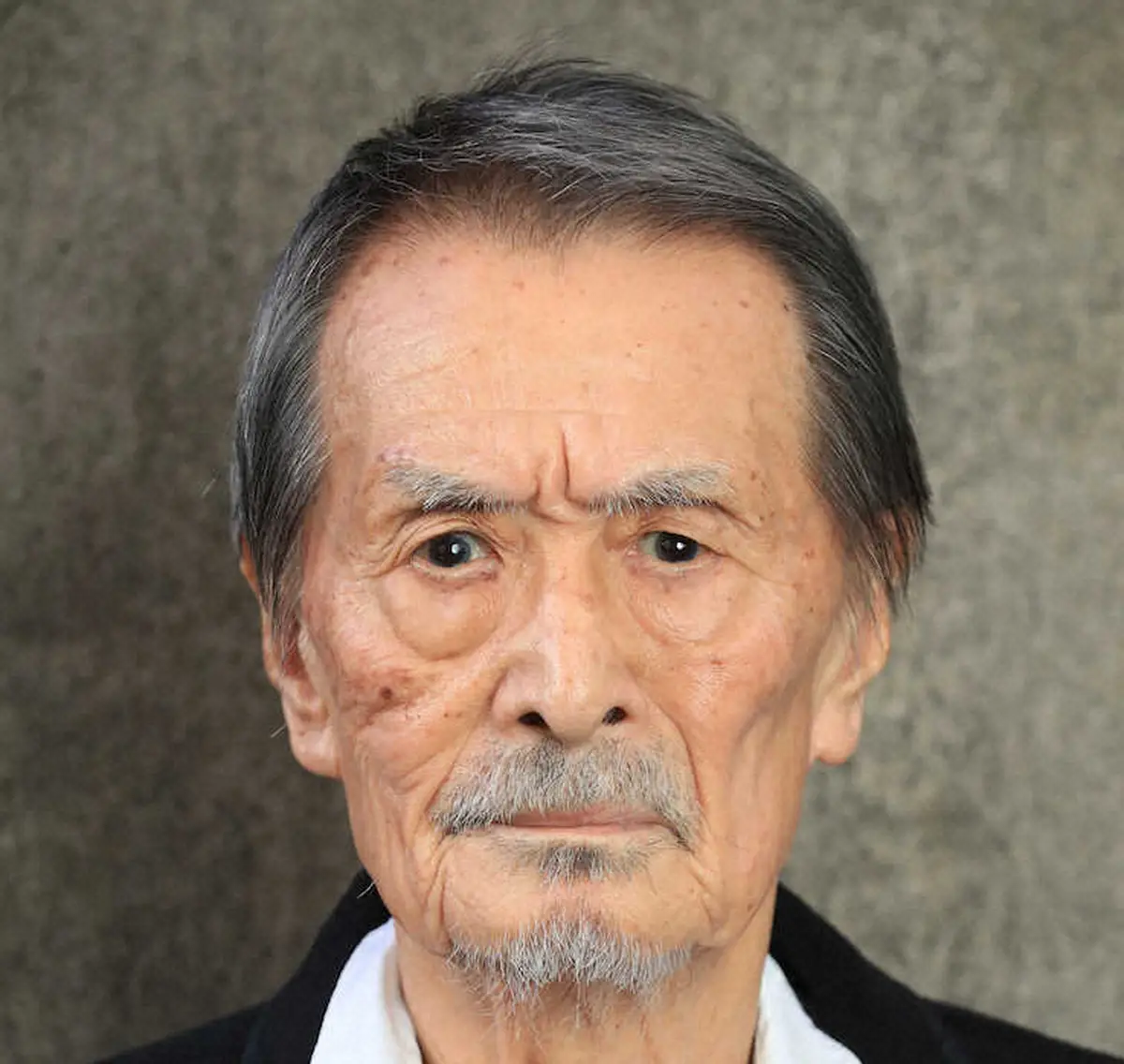 山崎努の現在2026｜引退説の真相と健康状態・家族との日常