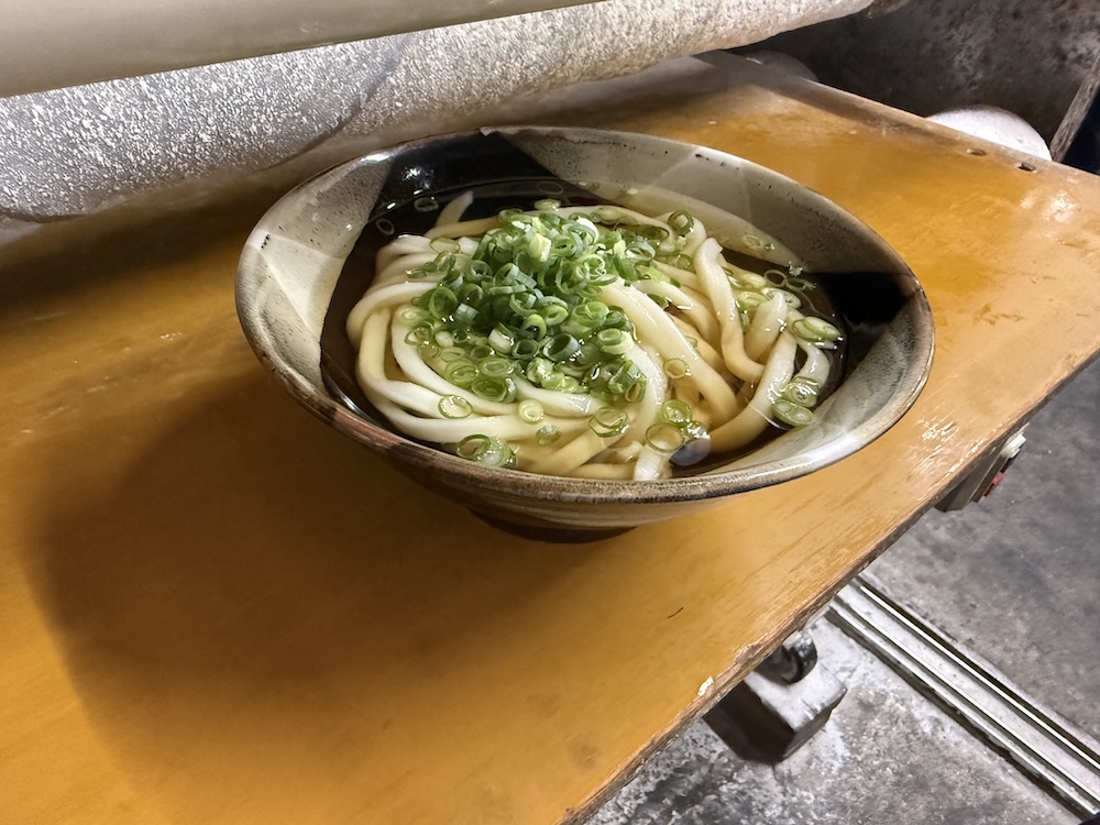 香川うどん「最大3時間待ち」の真相！過熱する理由と混雑回避術2026