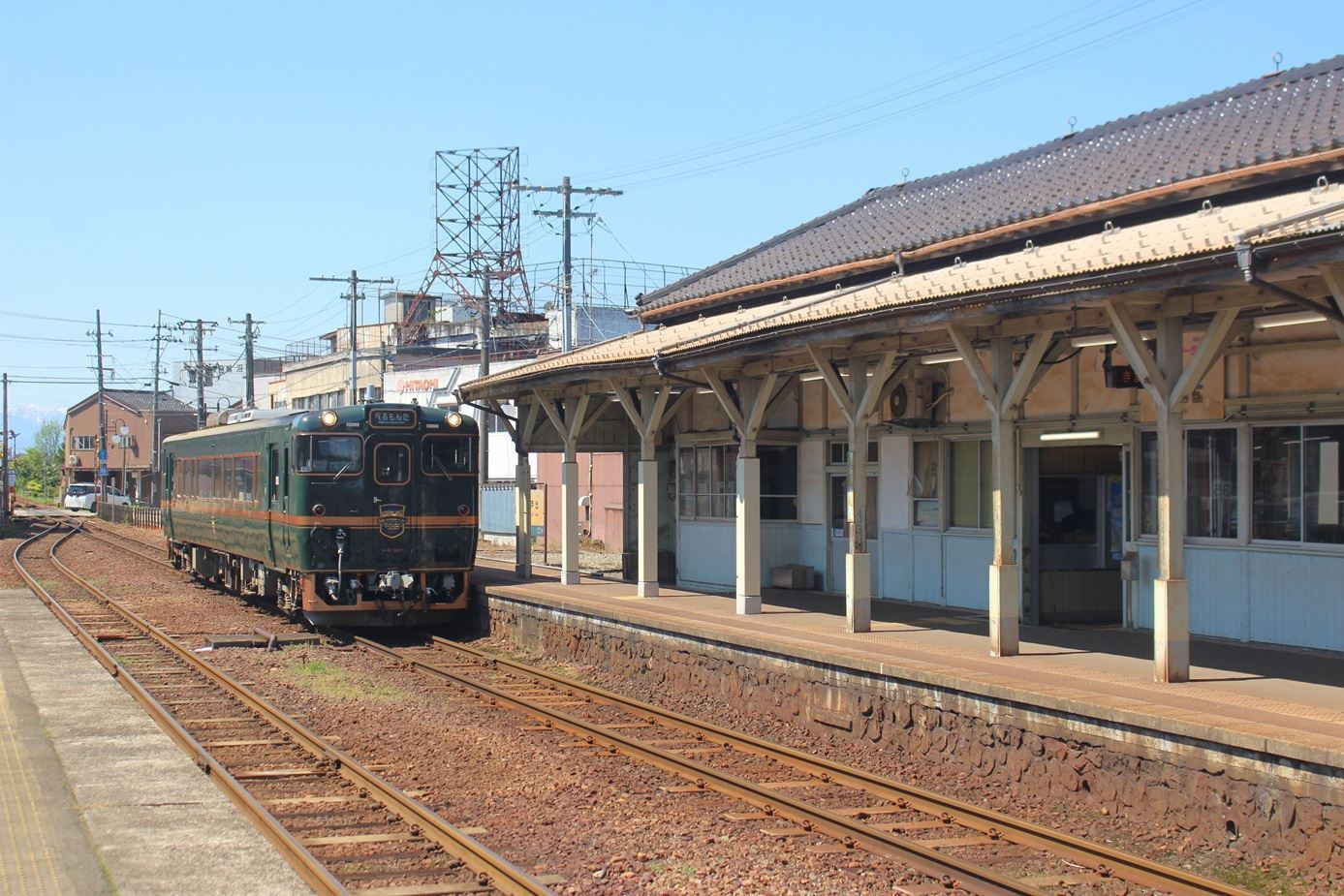 みのもんた「駅」の真相｜鎌倉豪邸の最寄り駅と新橋事件の現在