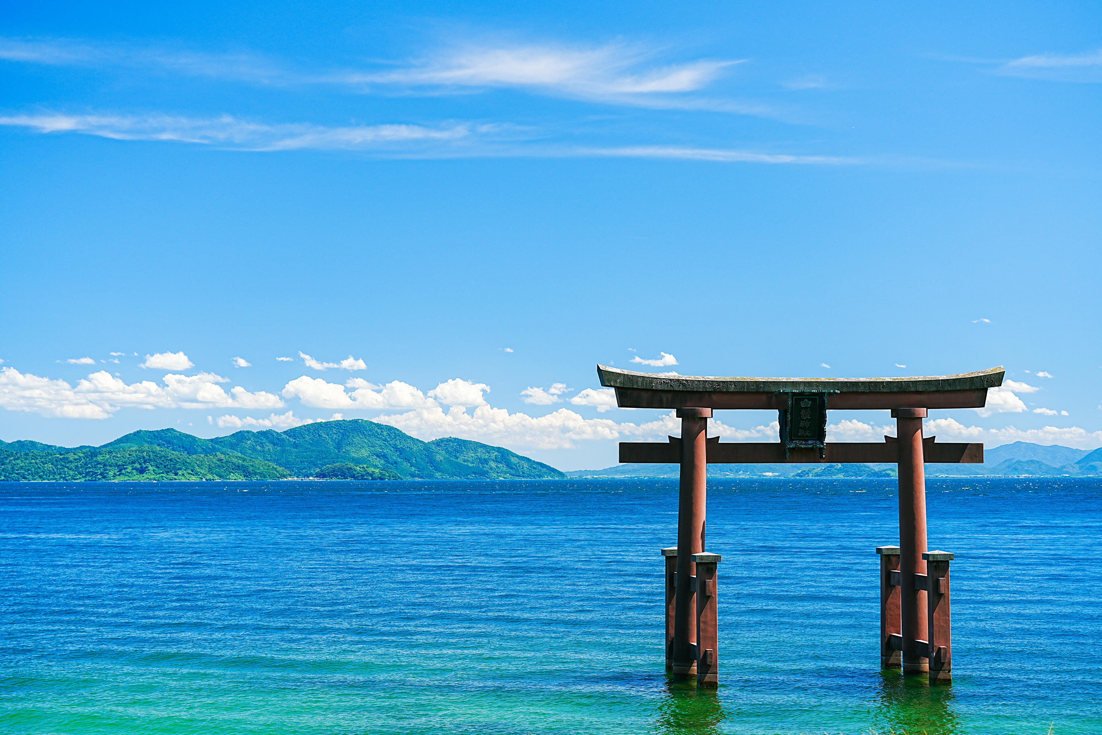 琵琶湖・白鬚神社の湖中鳥居！横断禁止の真相と2026年最新の参拝術