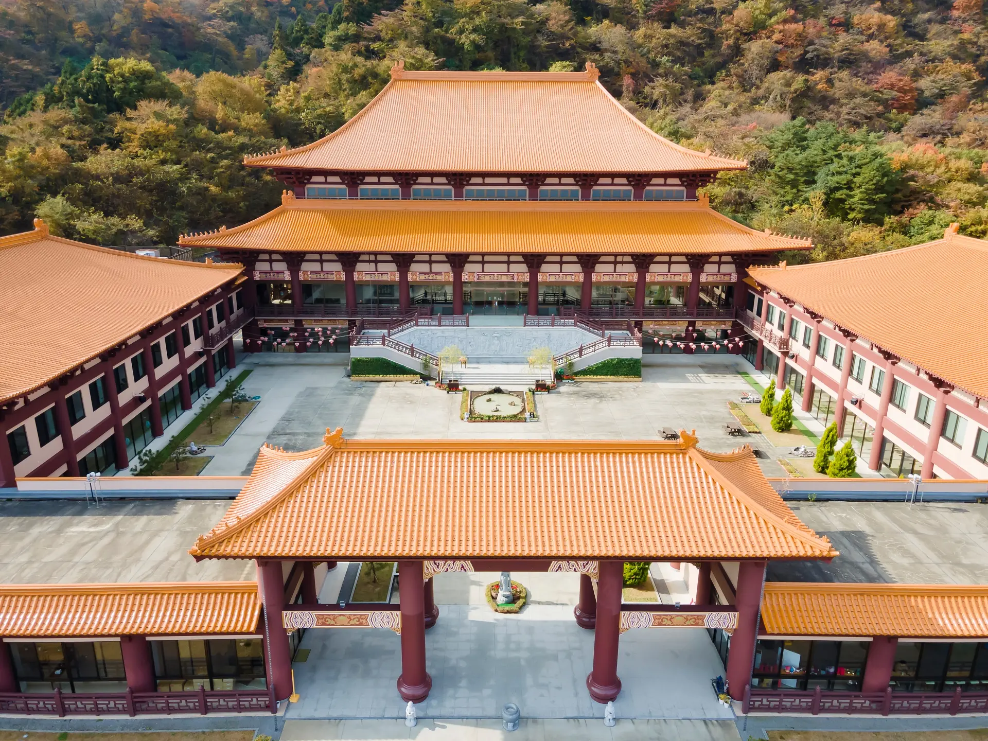 佛光山法水寺の噂と真実を徹底解剖！伊香保の絶景台湾寺院ガイド