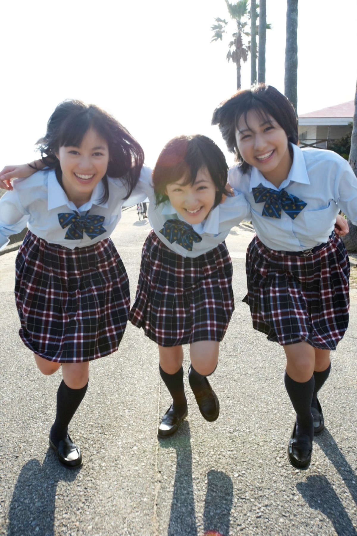 生田絵梨花の制服姿に「今も現役」と絶賛！乃木坂時代から最新作まで解剖