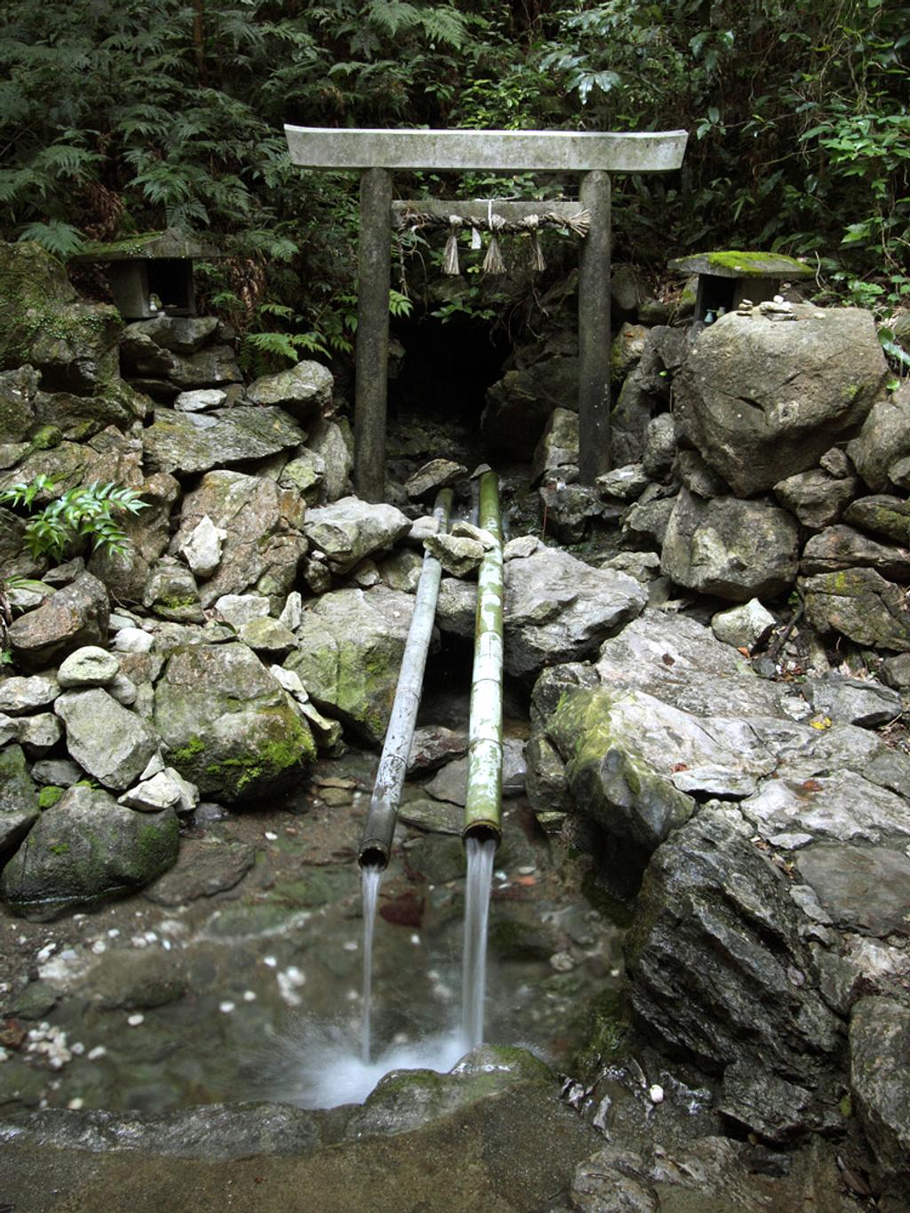 天の岩戸・恵利原の水穴の真相｜最強パワースポットと呼ばれる理由