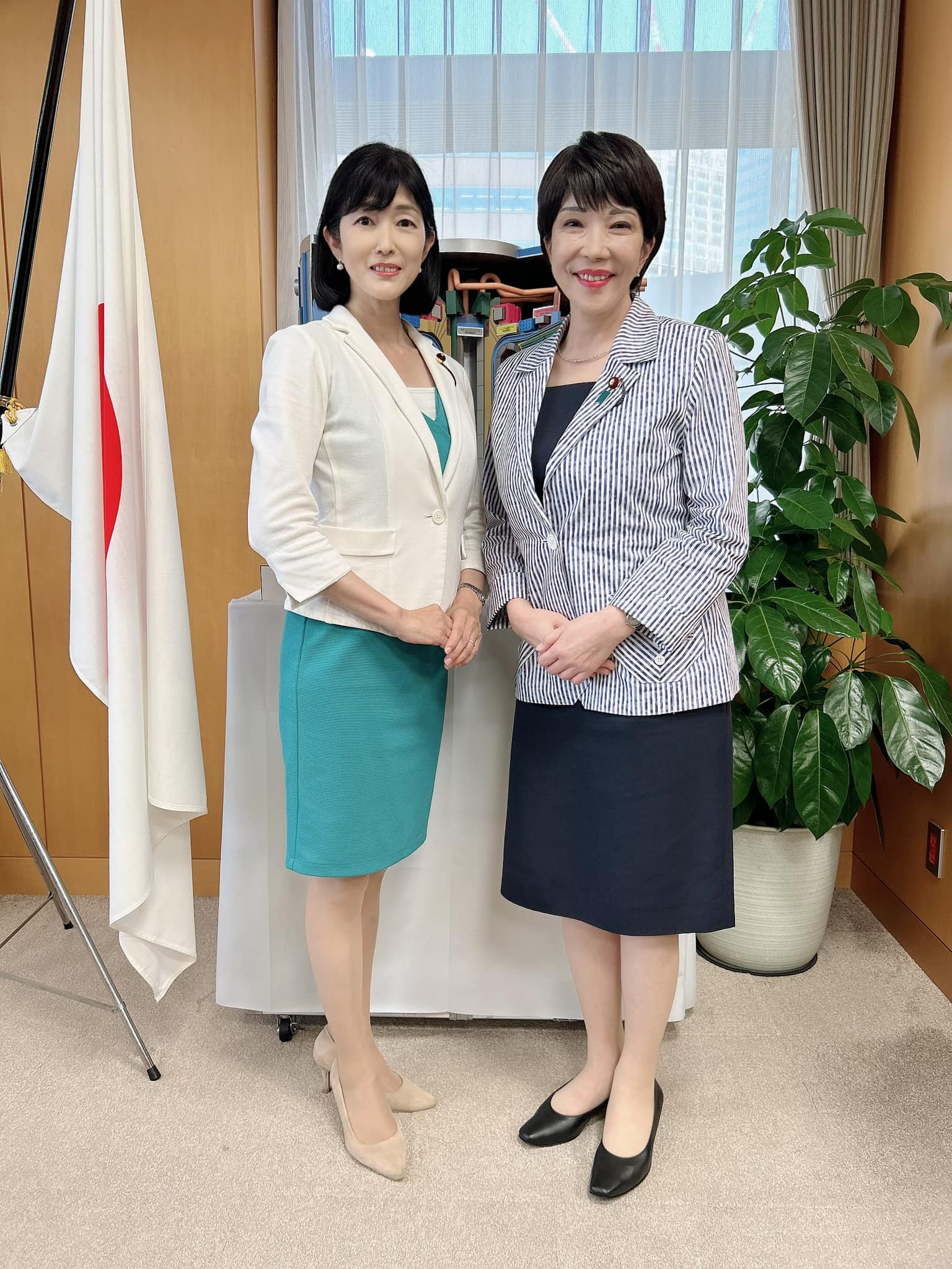 高市早苗のスカート姿が注目される理由とスーツのこだわりを徹底解剖