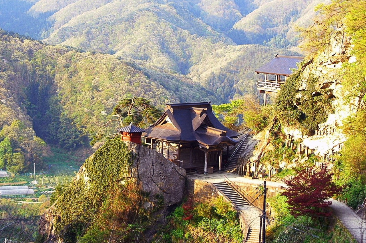 山形・宝珠山立石寺の全貌！1015段の石段に秘められた真実と絶景