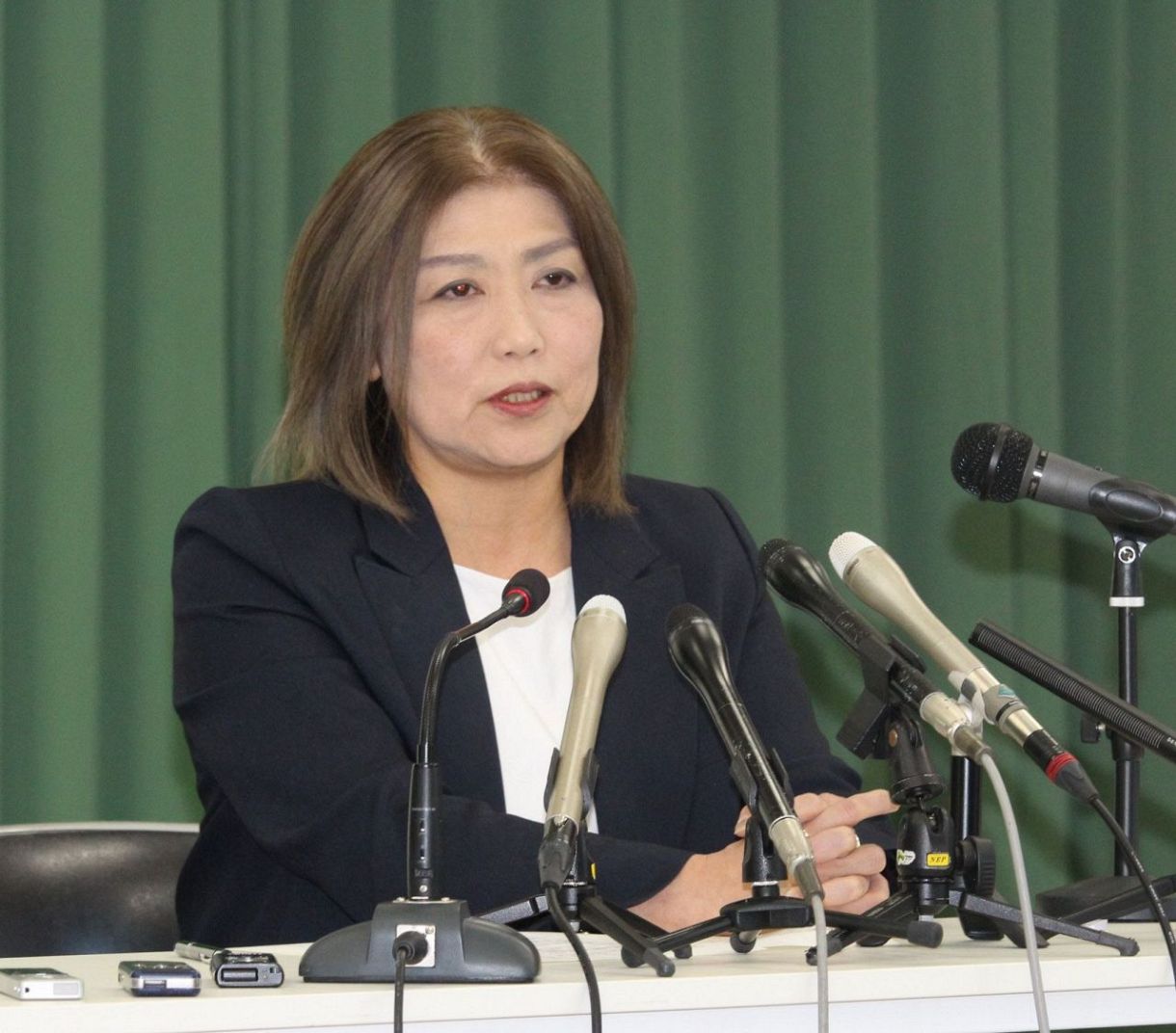 元伊東市長・田久保氏の現在とは？政界引退の真相と最新動向を追う