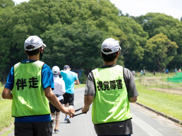 伴走者とは？コンサルとの違いやビジネス・スポーツでの役割を徹底解説