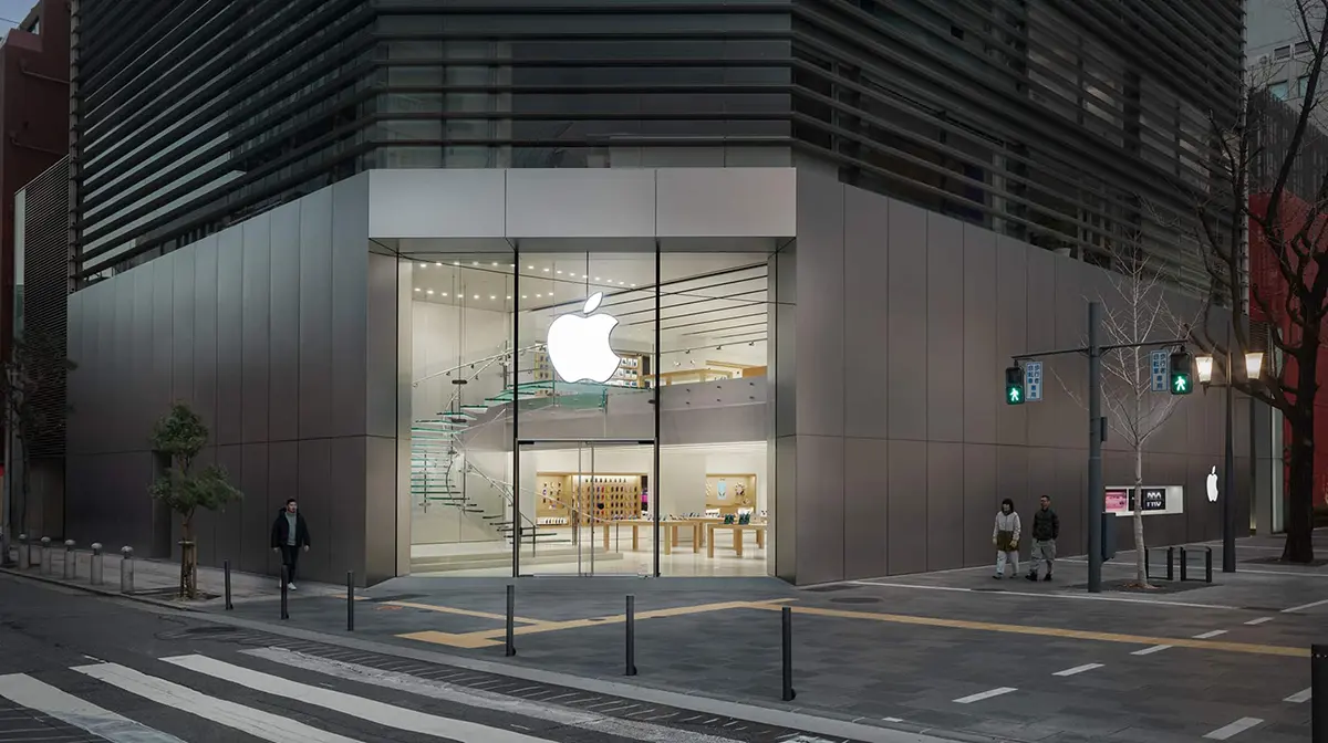 御堂筋の鼓動は止まらない――Apple 心斎橋が映し出す「リアル店舗」の新次元と熱気